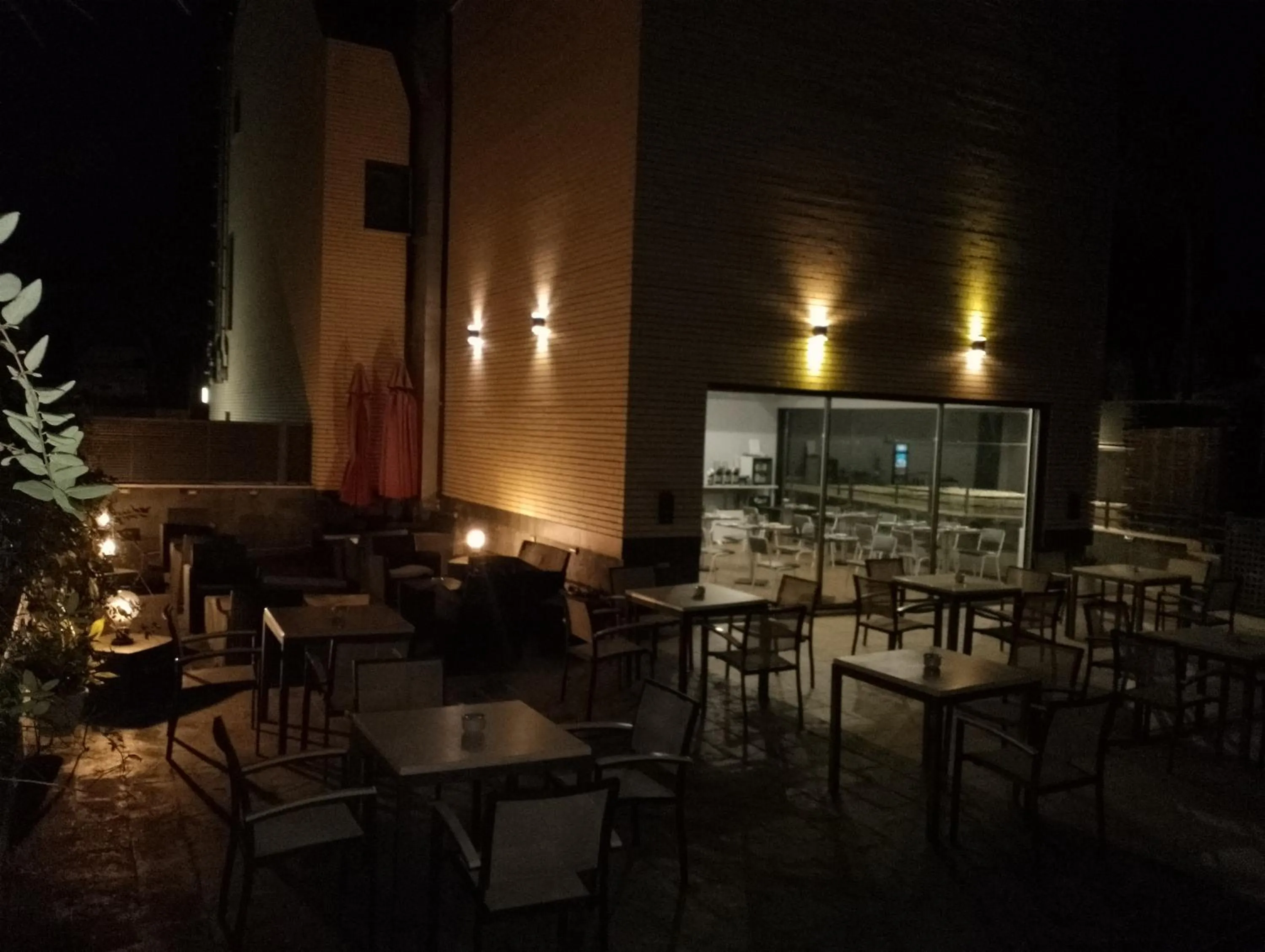 Spring in H La Cabaña