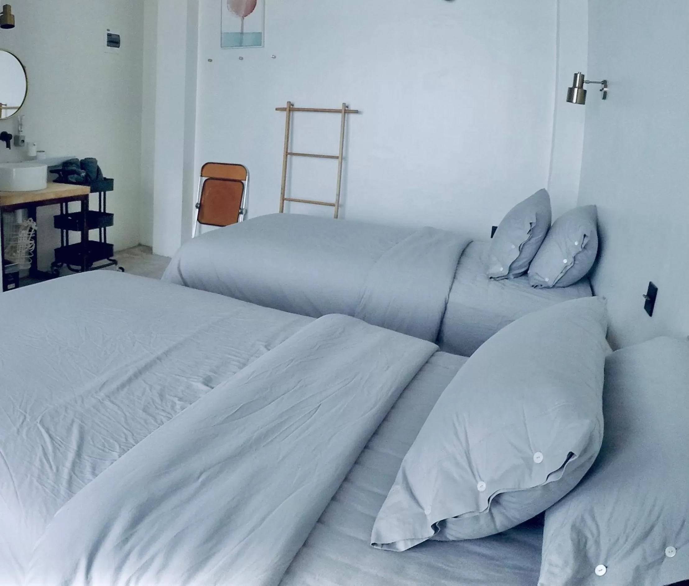 Photo of the whole room, Bed in Sugarsea Inn & Dive shop