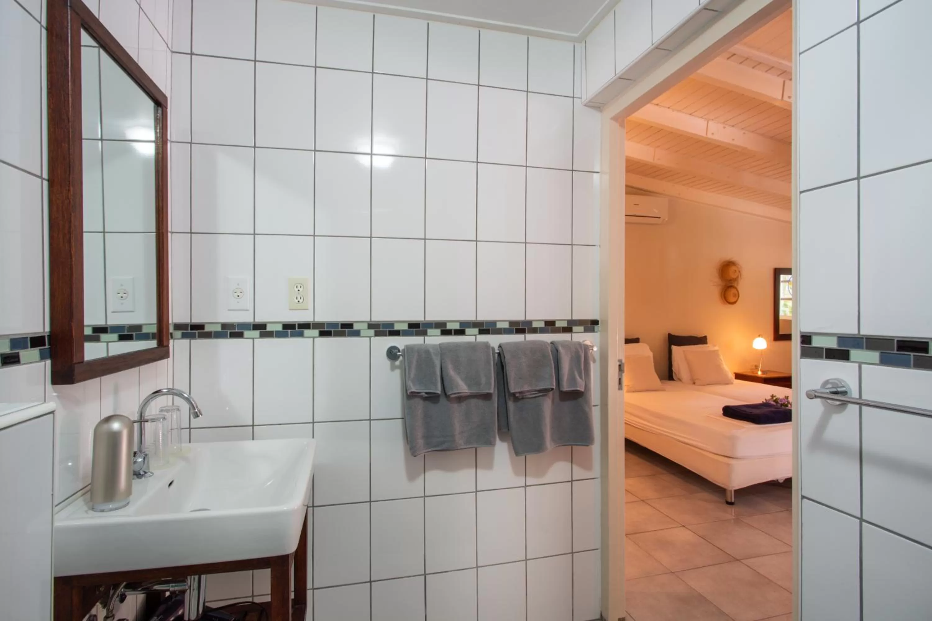 Bathroom, Bed in B&B Sombre di Kabana