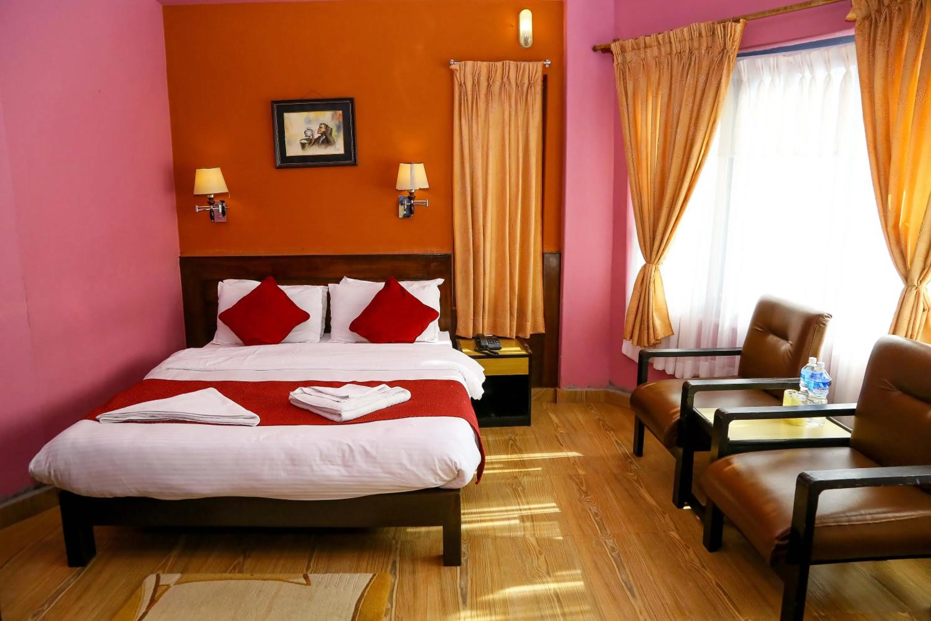 Decorative detail, Bed in Hotel Silver Oaks Inn