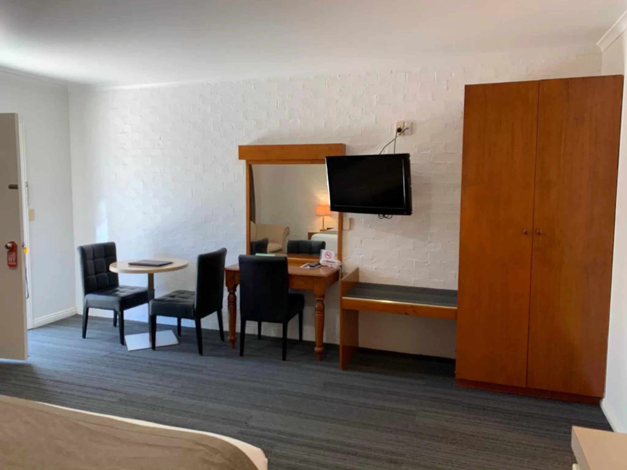 Living room in Swaggers Motor Inn