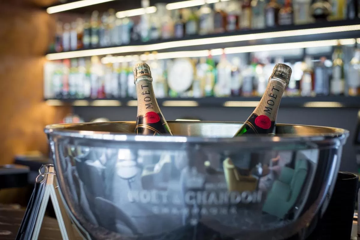 Lounge or bar in Hôtel Restaurant Vaillant Colmar Nord