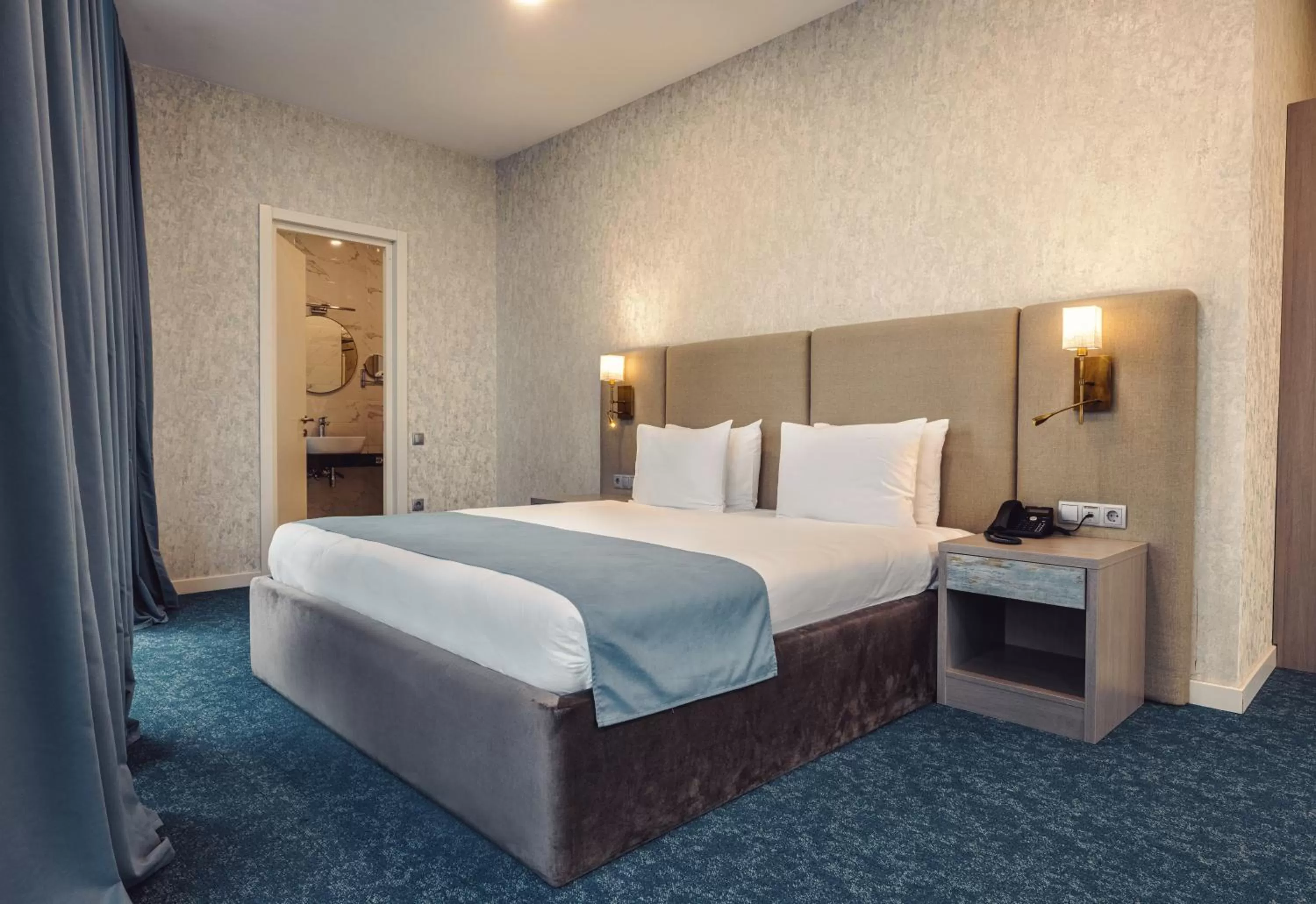 Bed in Meta Business Hotel By King David