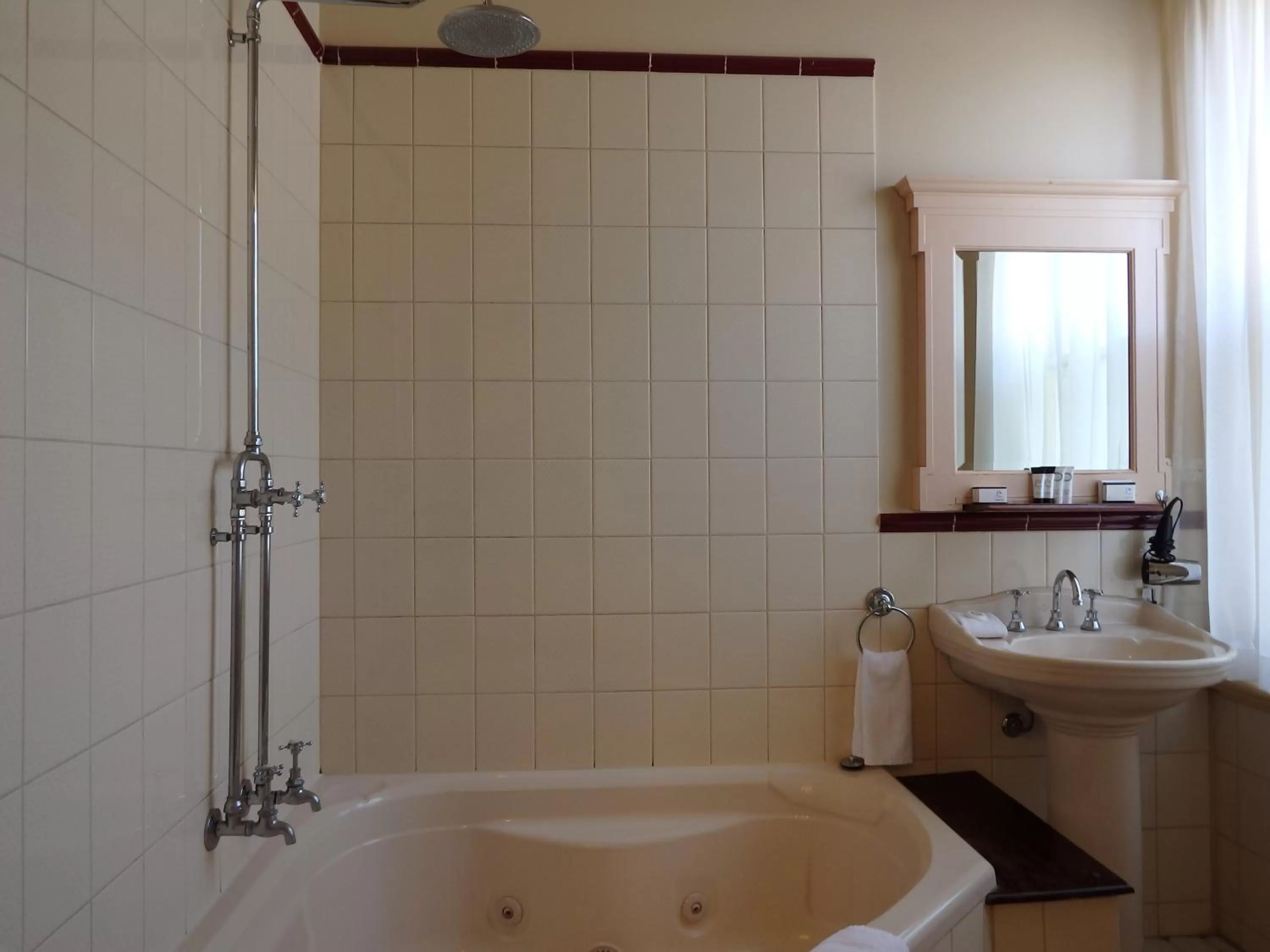 Shower in The Glenferrie Hotel Hawthorn