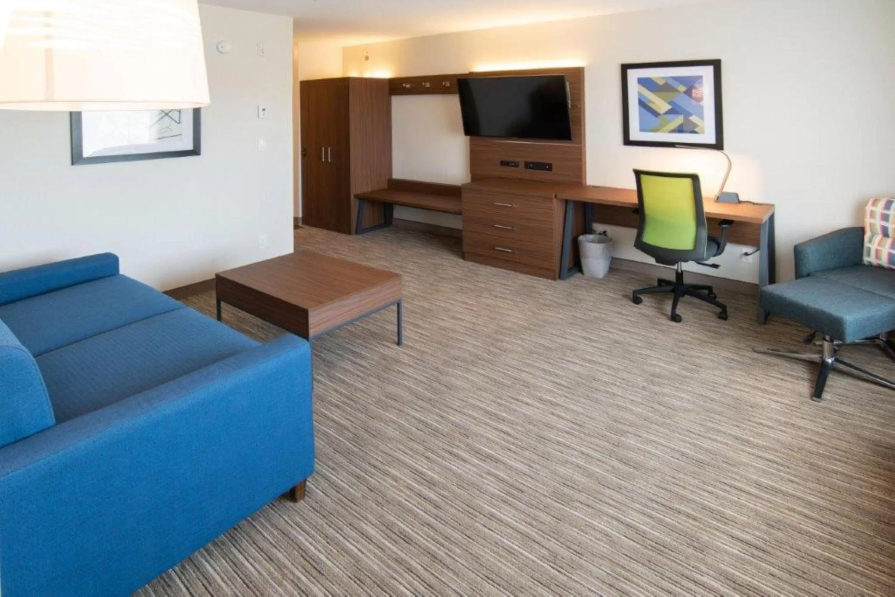 Photo of the whole room in Holiday Inn Express & Suites - North Battleford by IHG