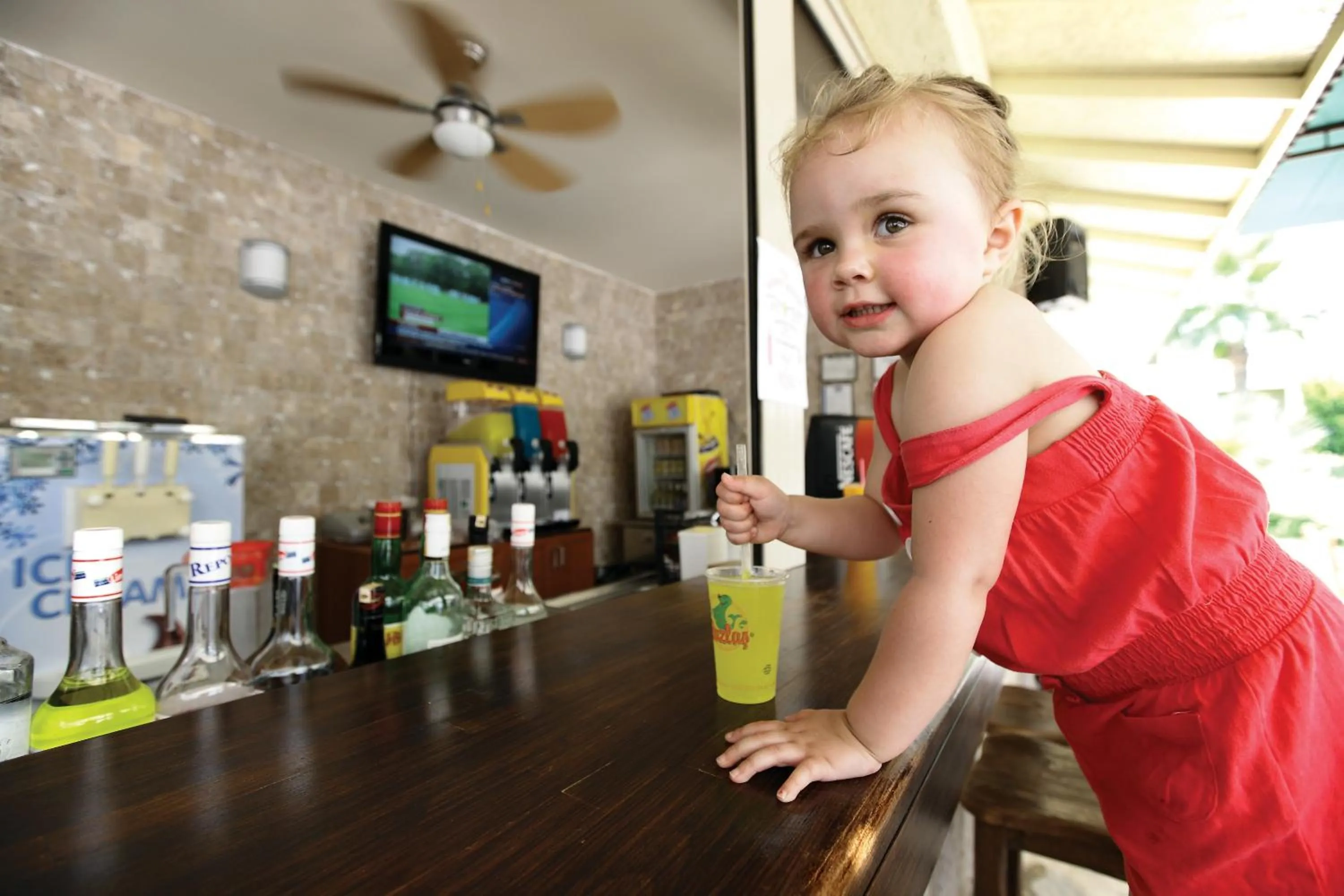 Lounge or bar in Julian Club Hotel