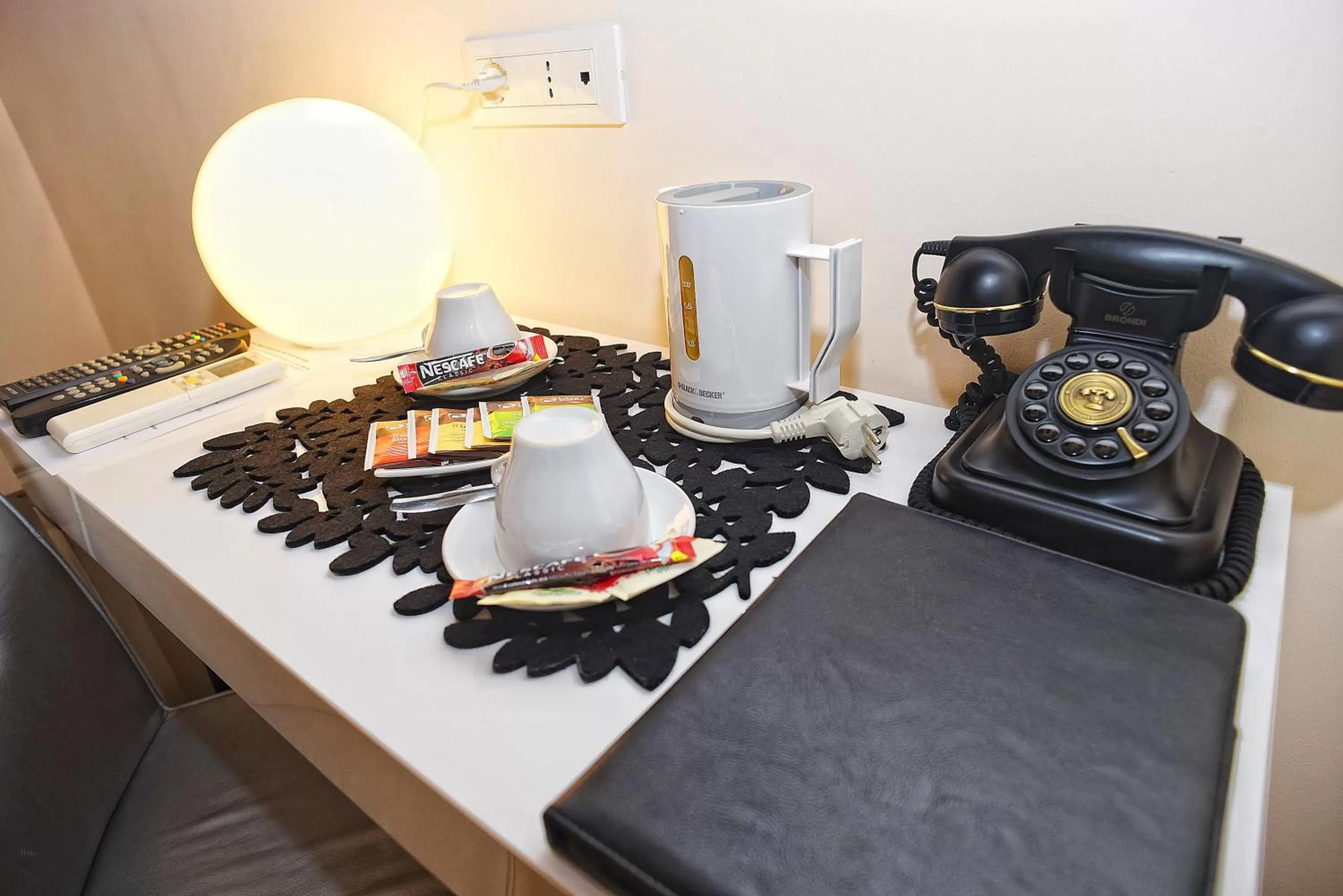 Coffee/tea facilities in Deko Rome