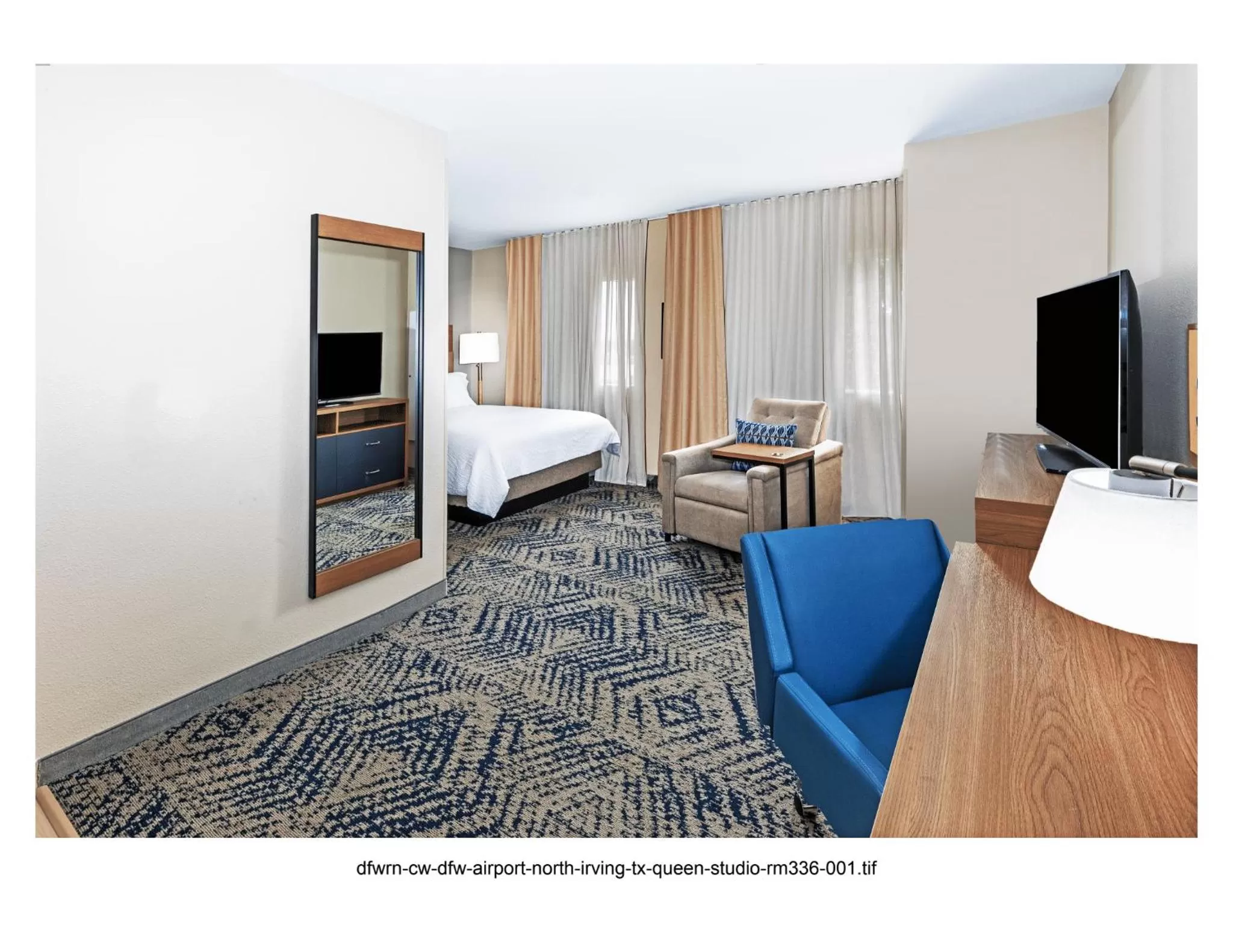 Communal lounge/ TV room, Bed in Candlewood Suites DFW Airport North - Irving by IHG