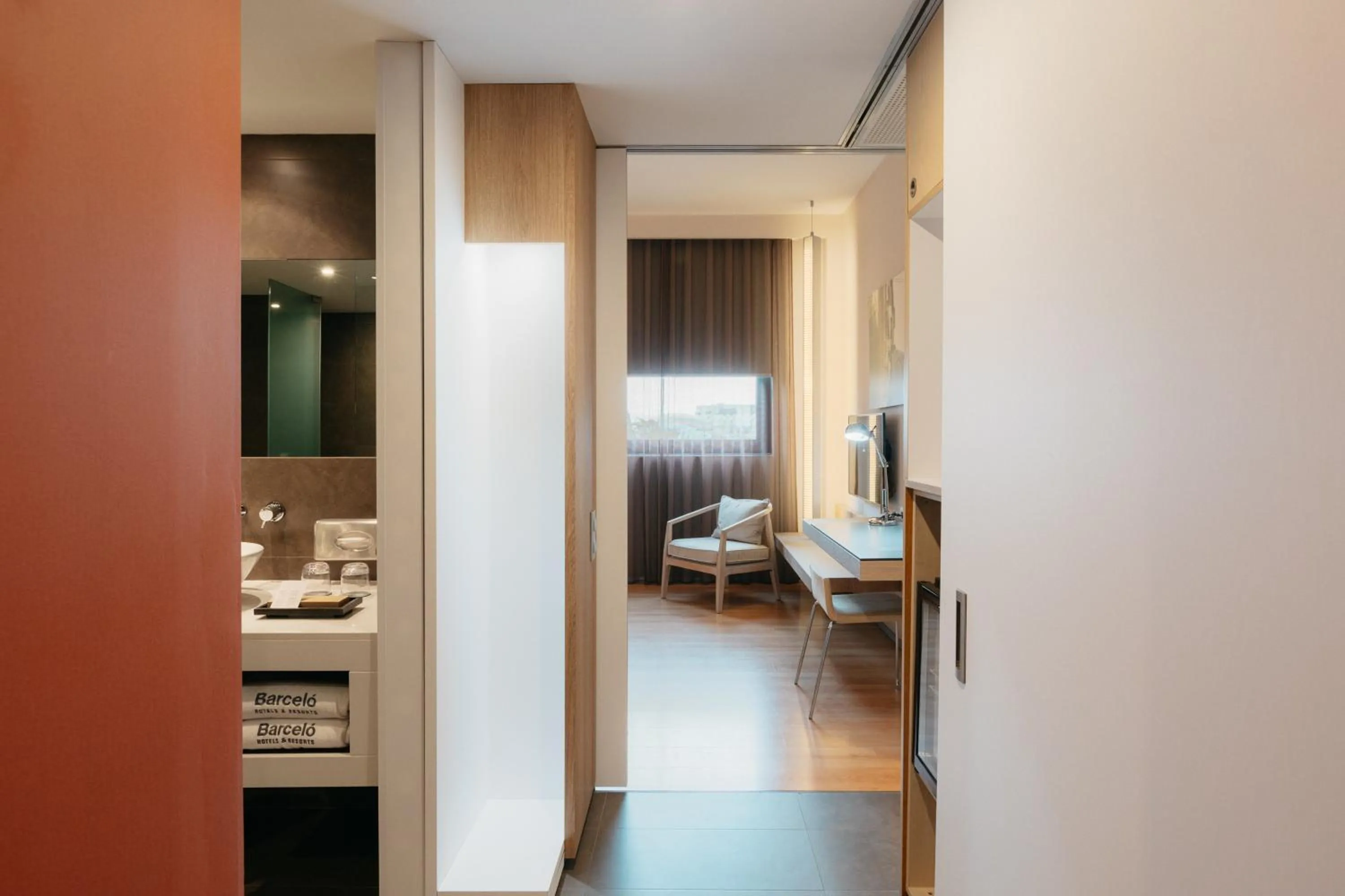 Photo of the whole room in Barceló Valencia