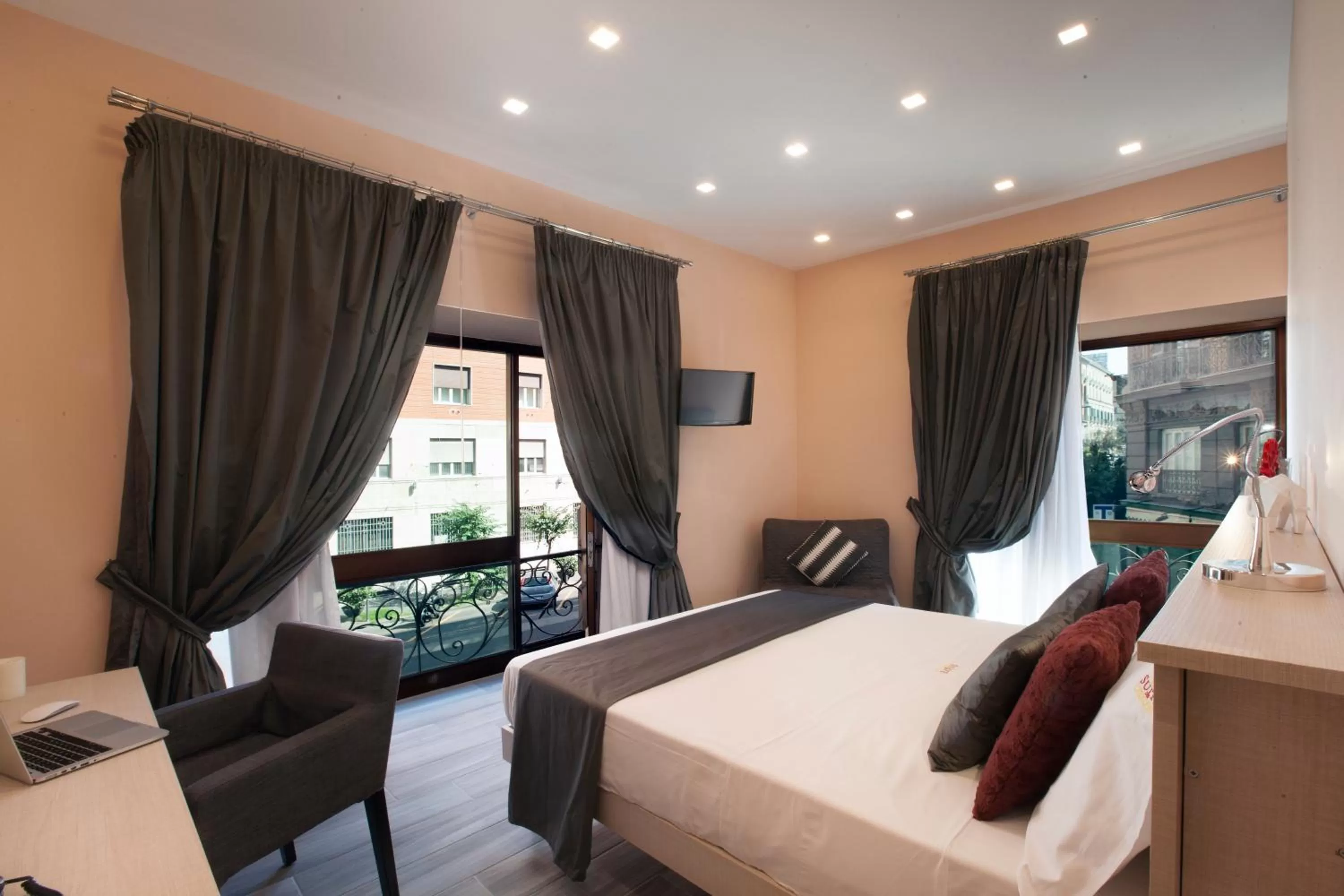 TV and multimedia, Bed in Suite dei Catalani