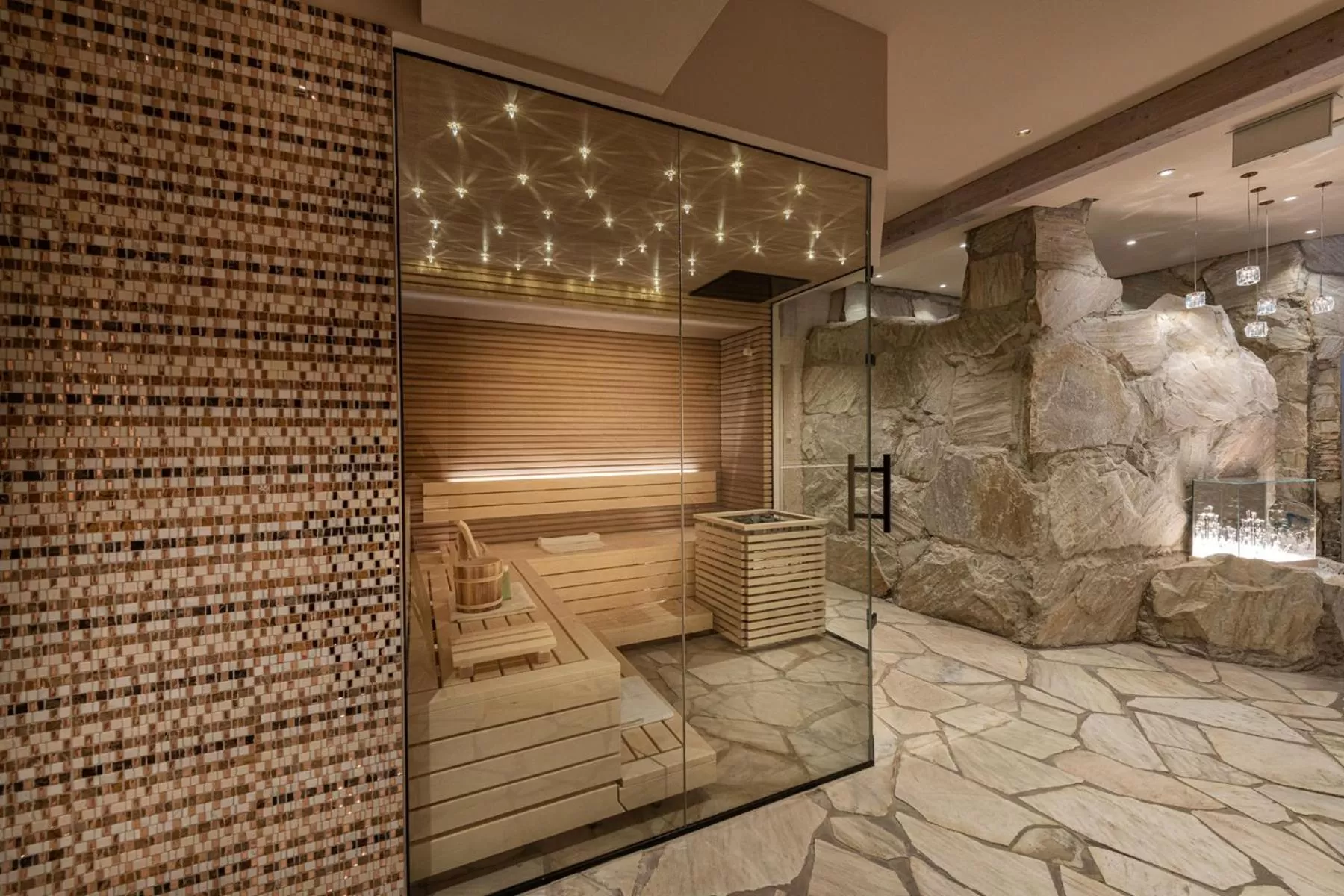 Swimming pool in Hotel Bismarck