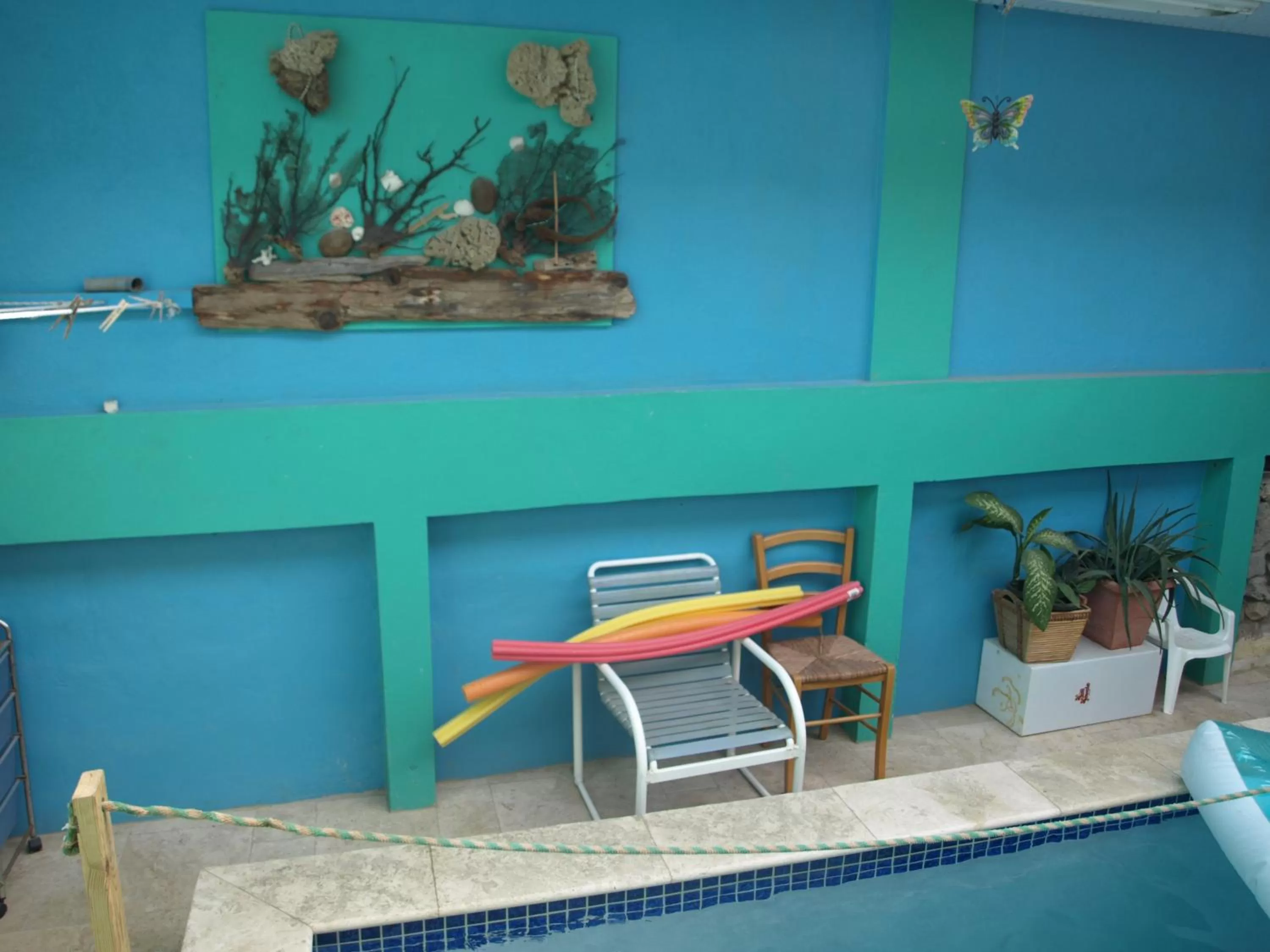 Swimming pool in A1 Apartments Aruba