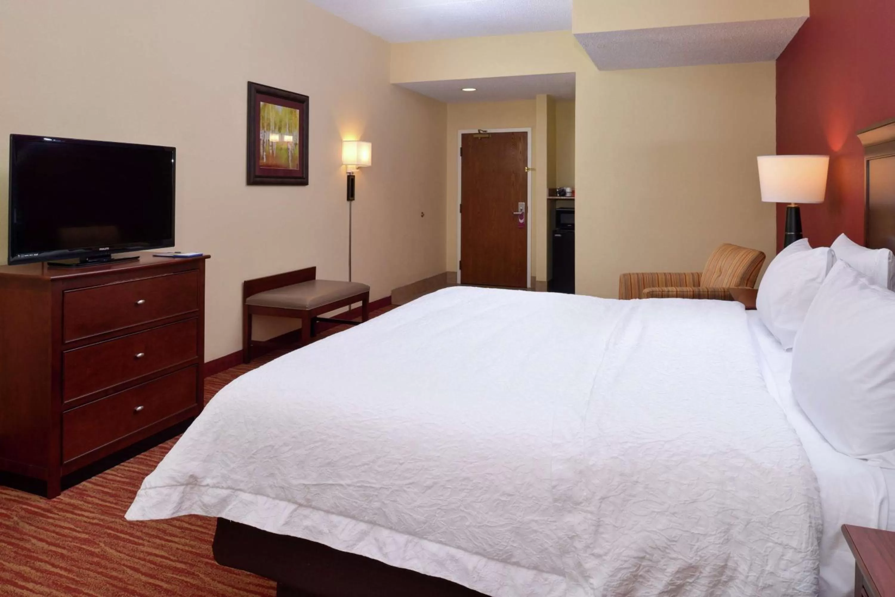 Bedroom, Bed in Hampton Inn Columbus-East