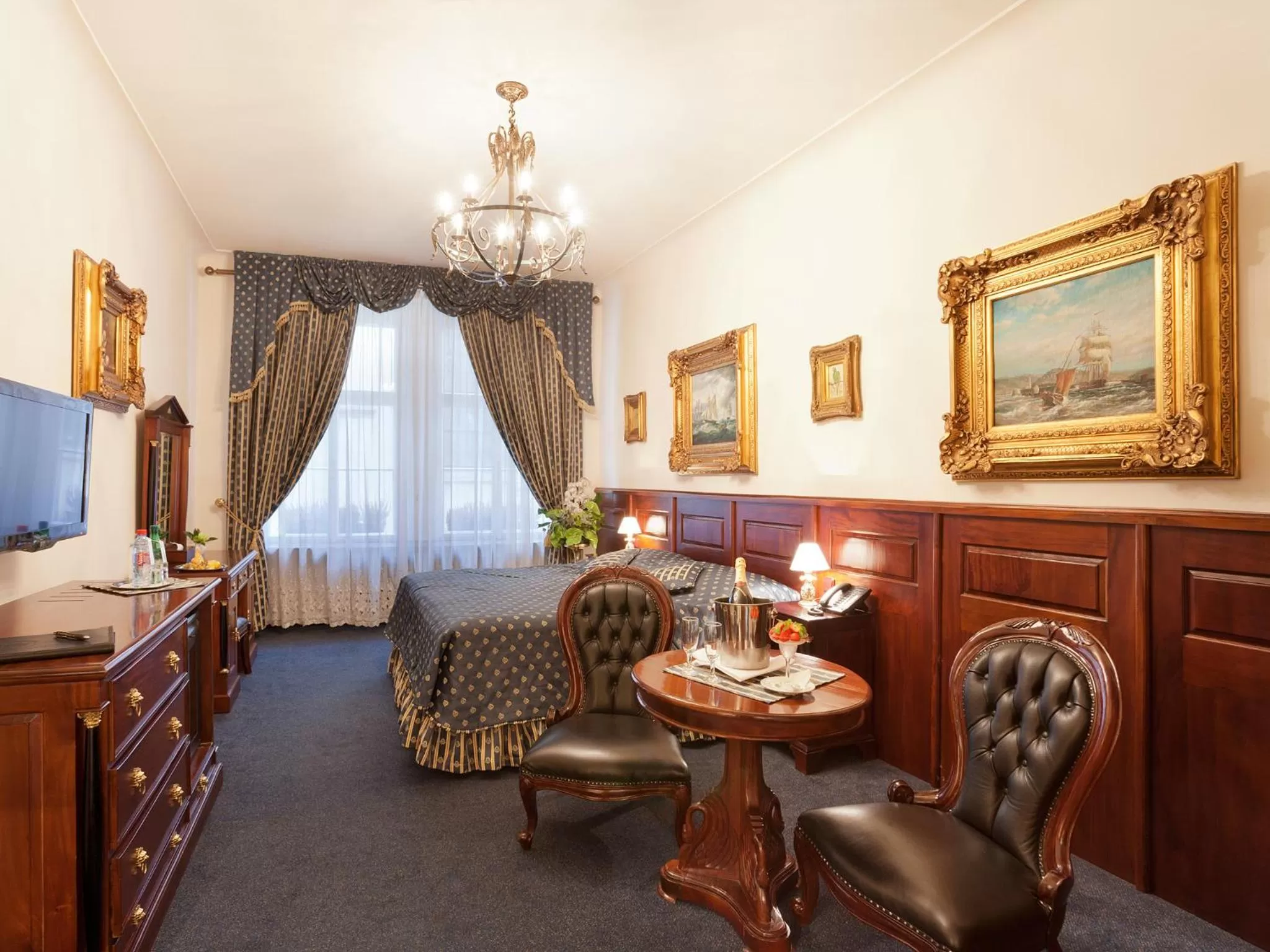 Photo of the whole room in Hotel U Zlatého Stromu Prague by BHG