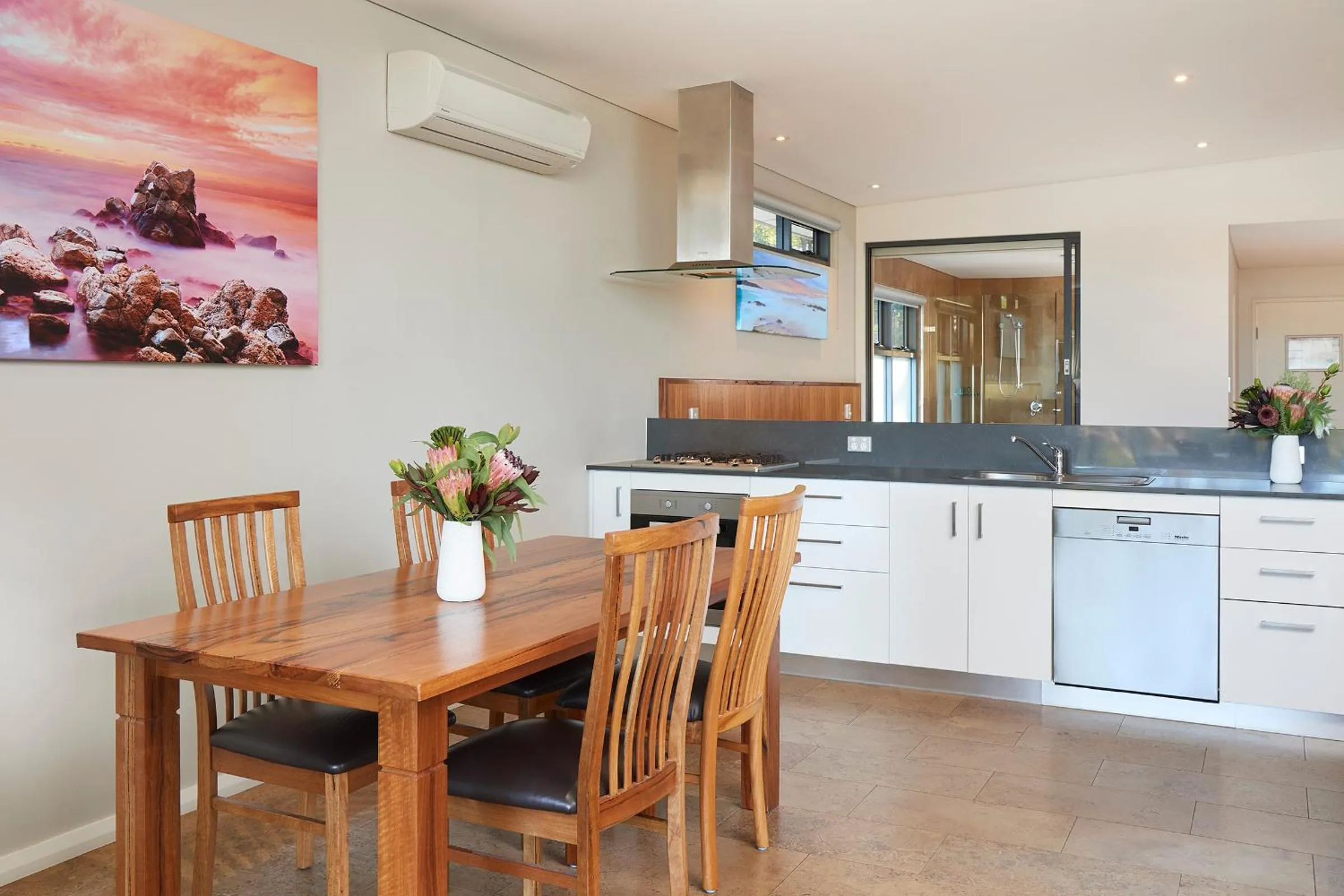 Kitchen or kitchenette in Eight Willows Retreat