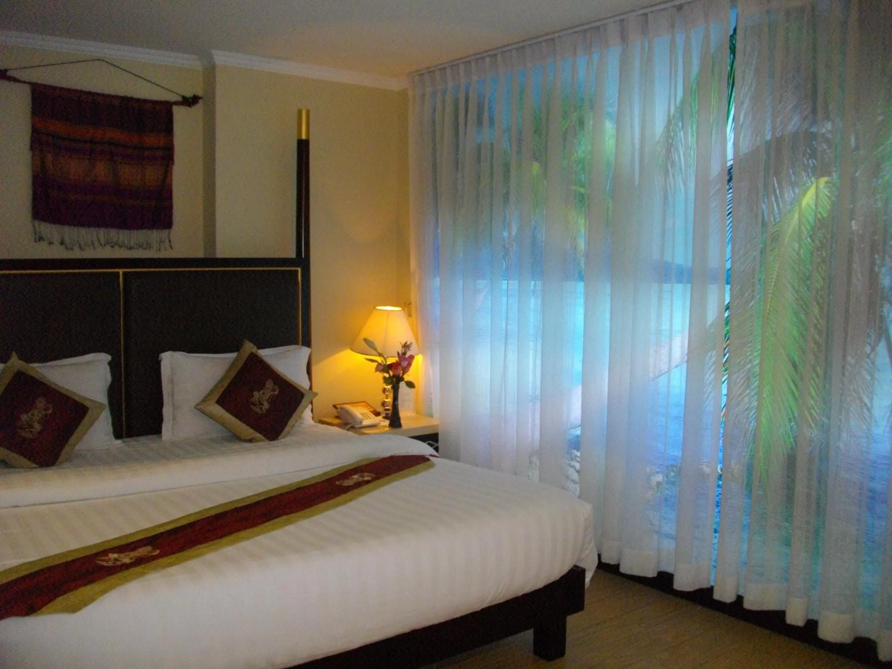 Deluxe King Room in Lux Riverside Hotel & Apartment