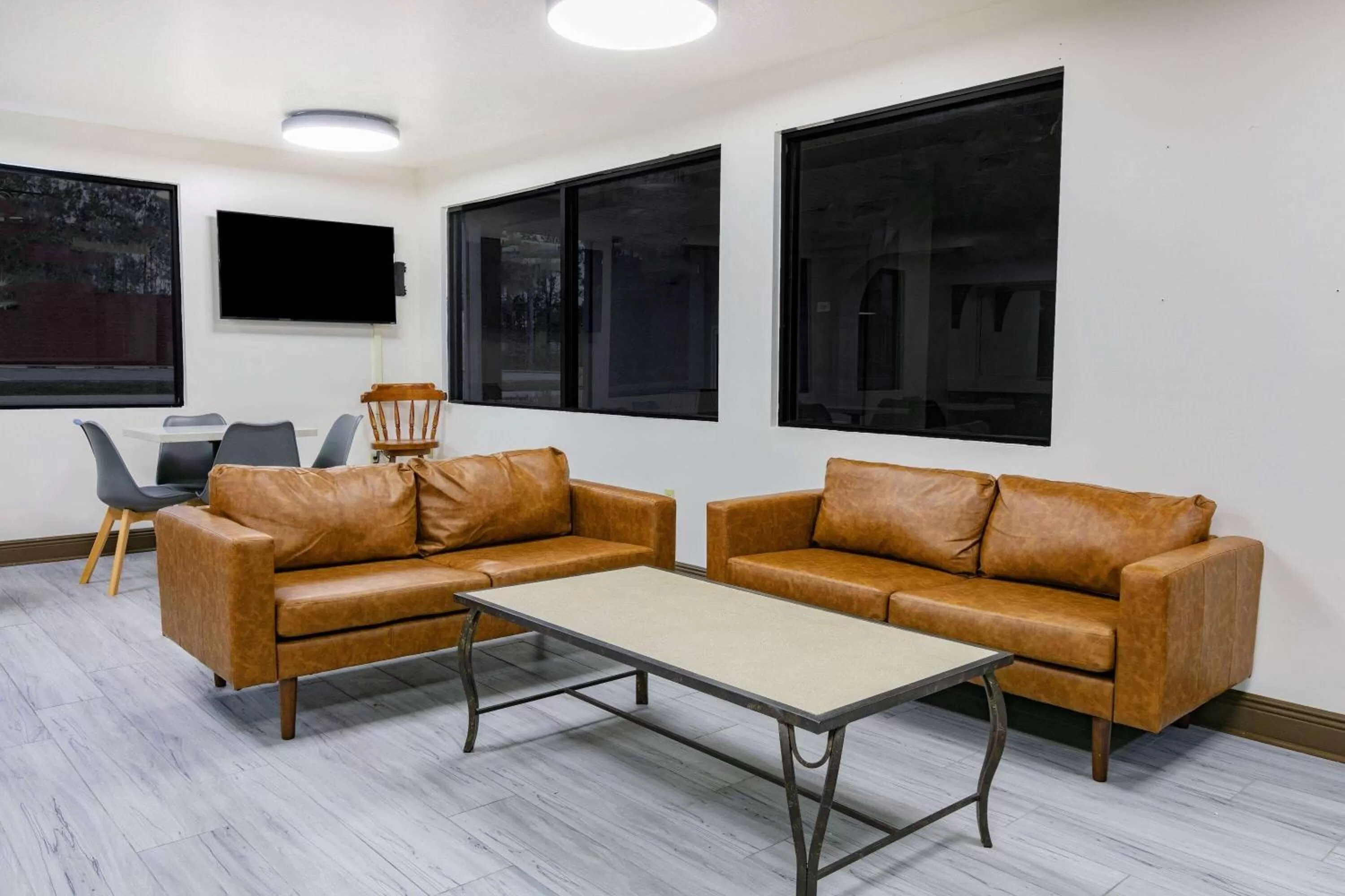 Lobby or reception in Super 8 by Wyndham Moss Point