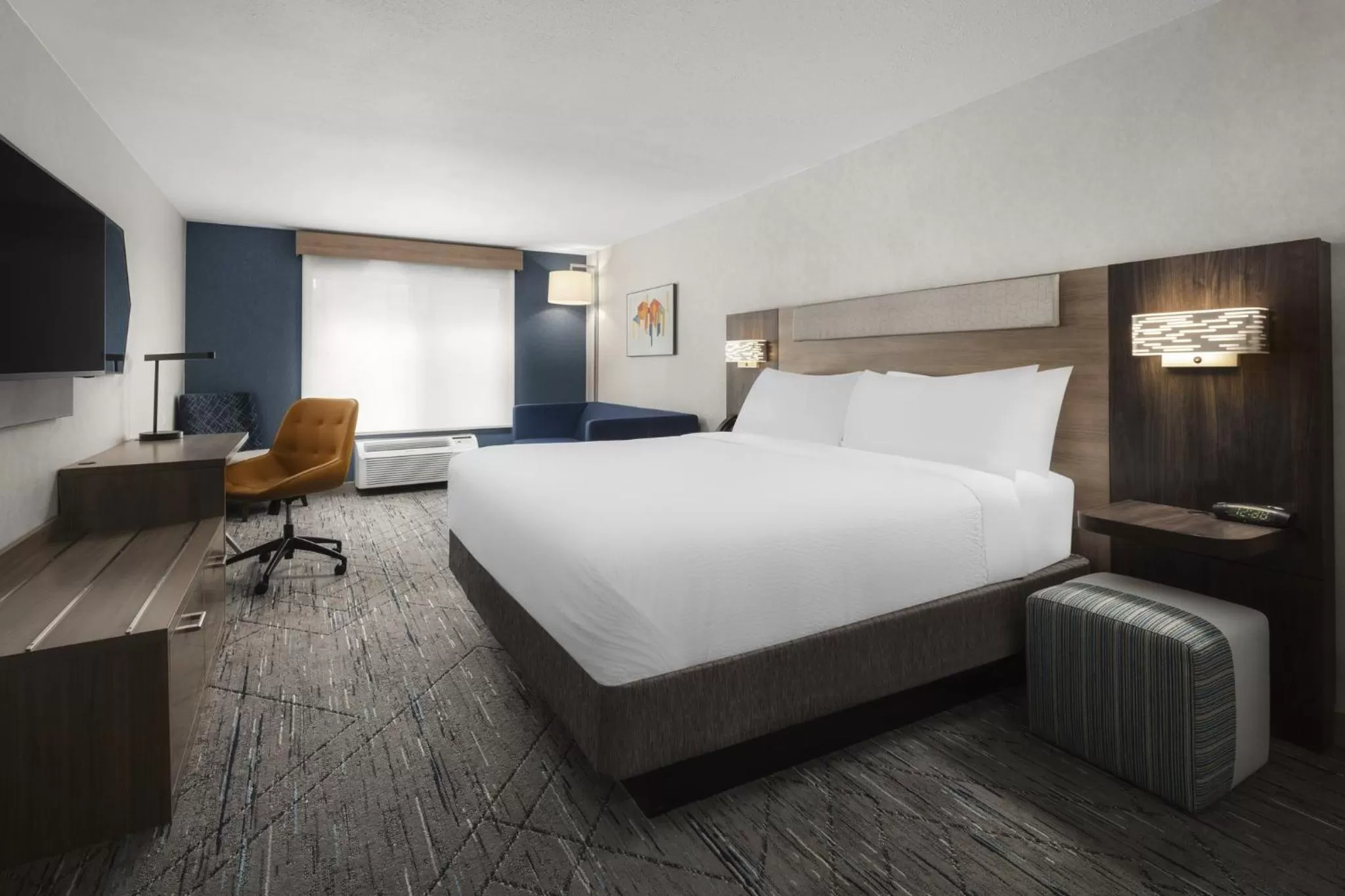 Photo of the whole room, Bed in Holiday Inn Express Bothell by IHG