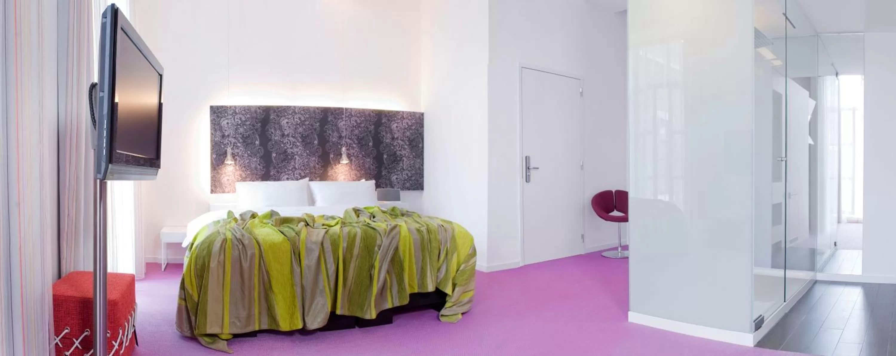 Photo of the whole room, Bed in Eburon Hotel