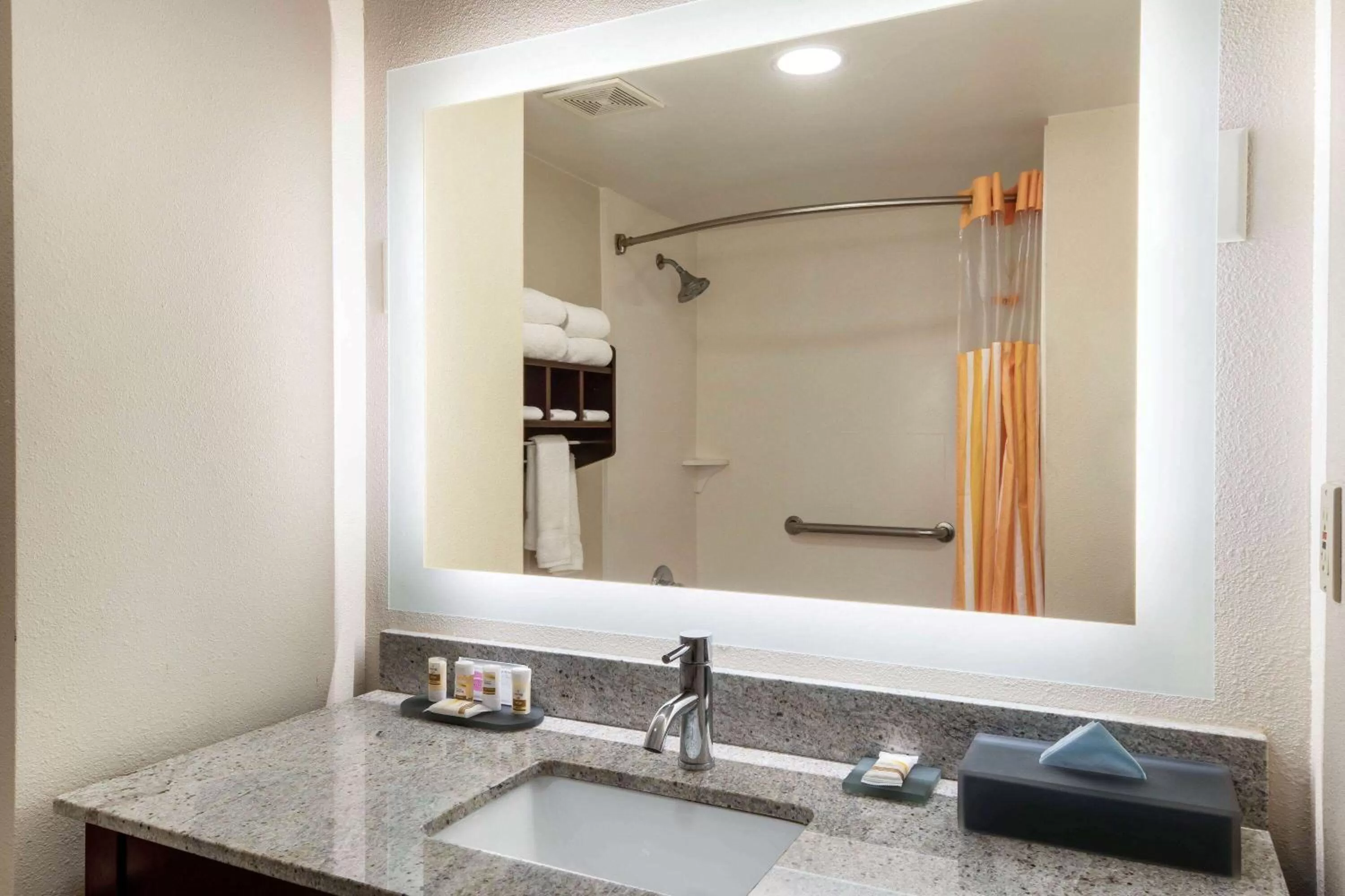 Bathroom in La Quinta by Wyndham LaGrange / I-85