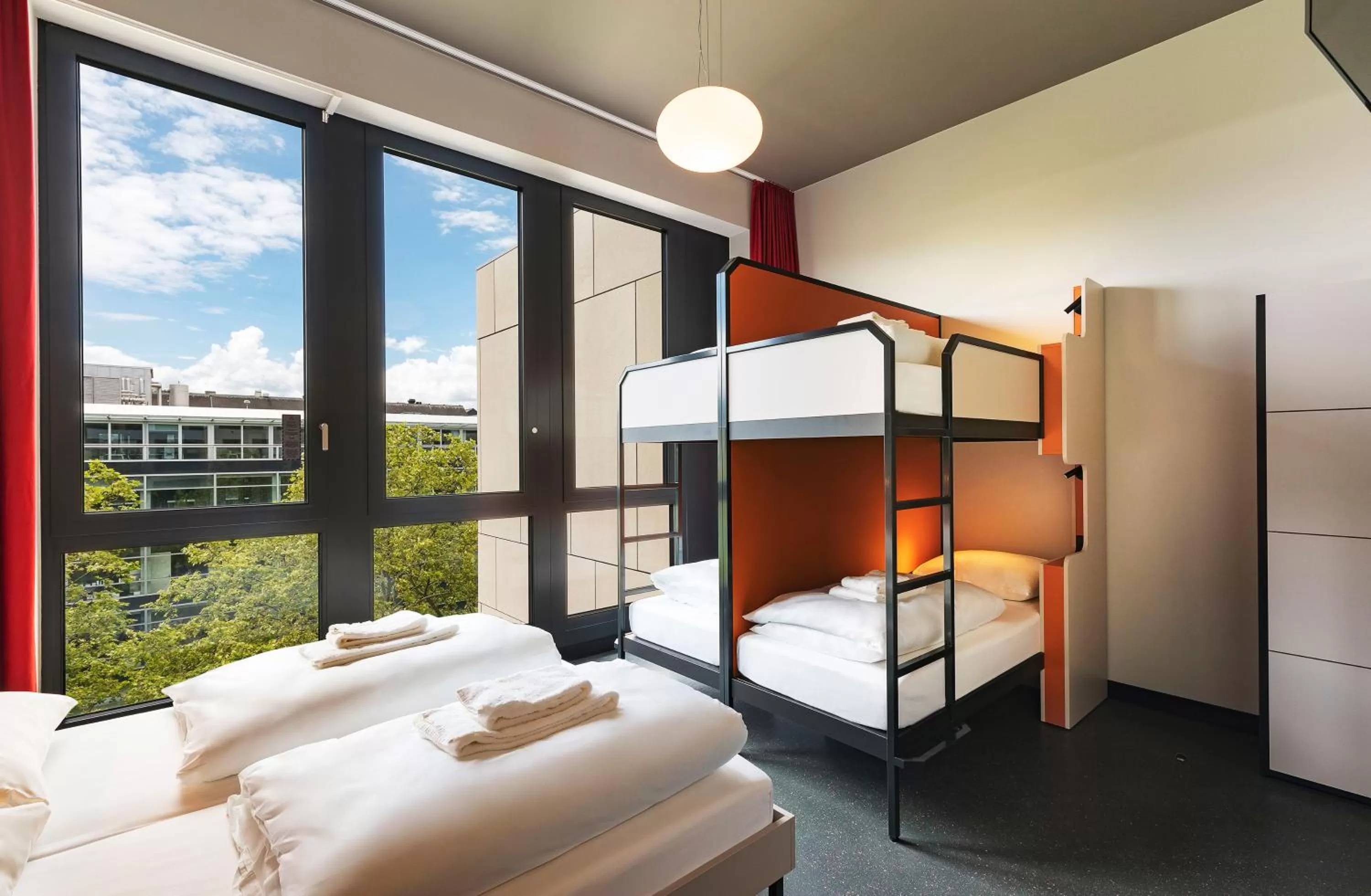 Bedroom in MEININGER Hotel Genève Centre Charmilles