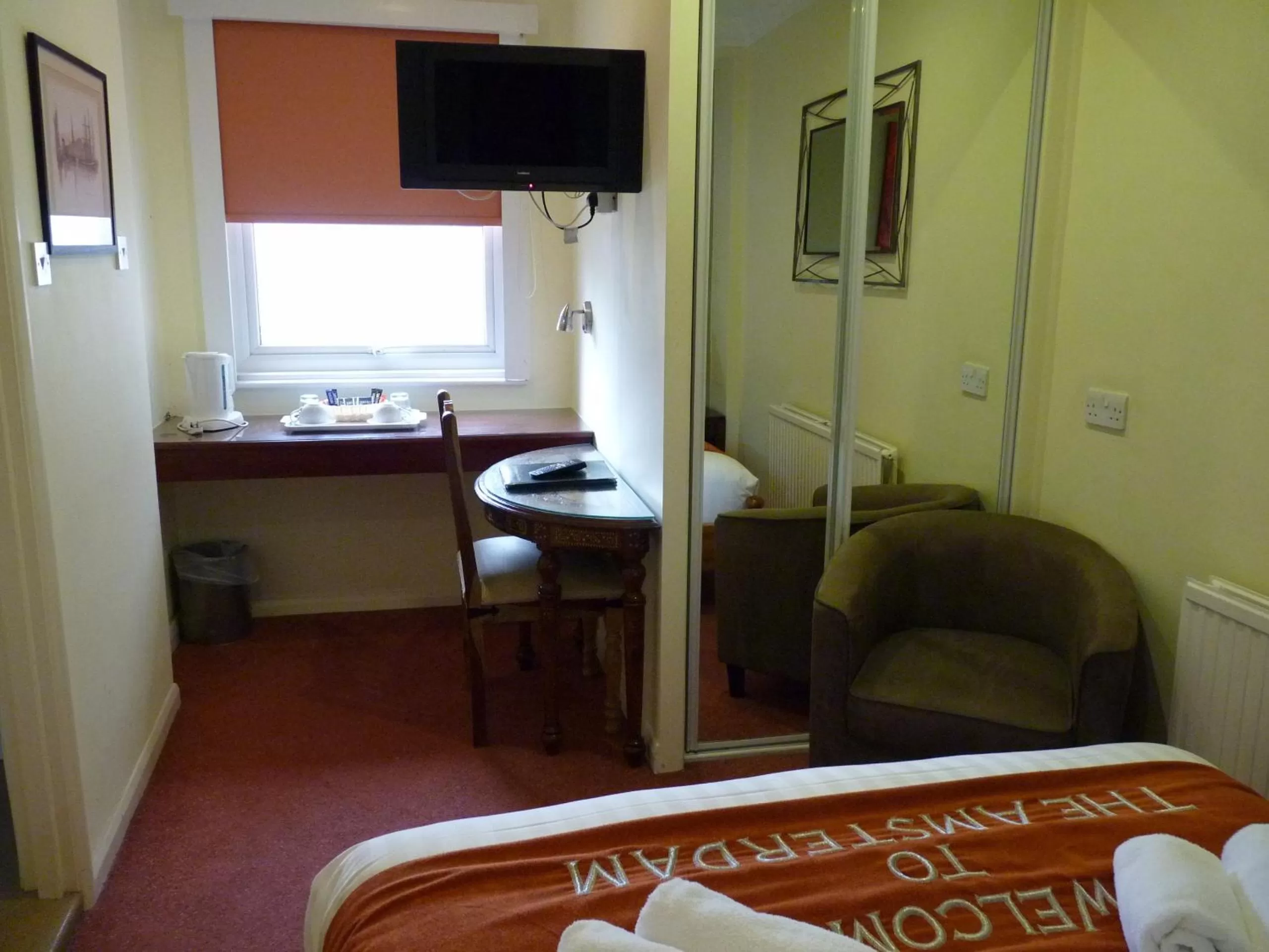 Seating area, Bed in Amsterdam Hotel Brighton Seafront