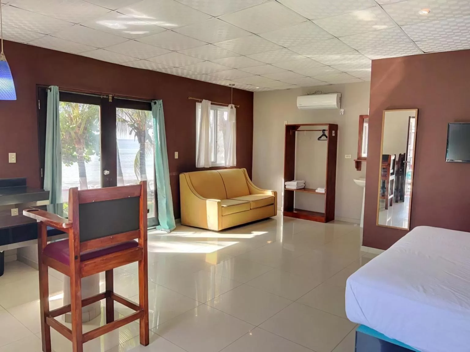 Bed in Big Daddy's Beach Club & Hotel