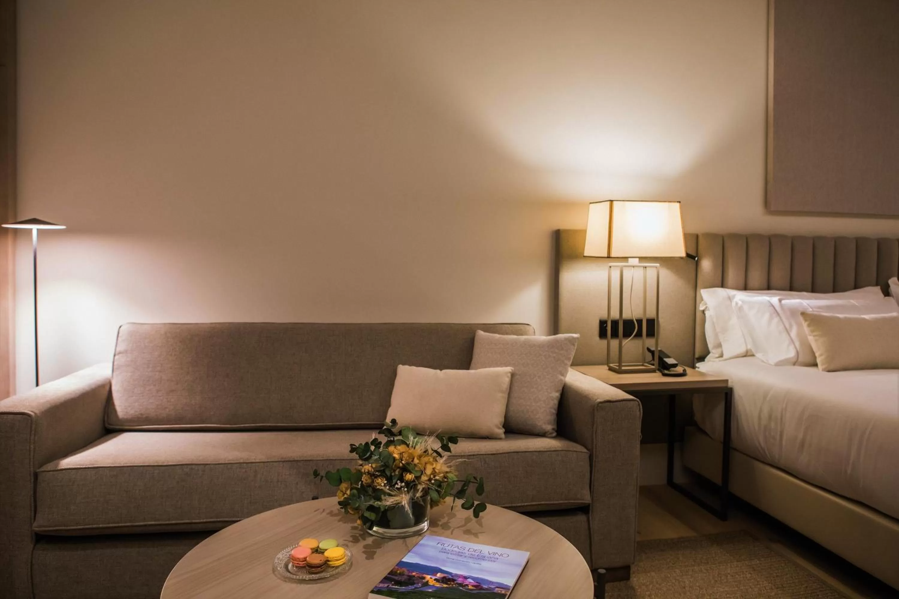 Seating area, Bed in Sofraga Palacio