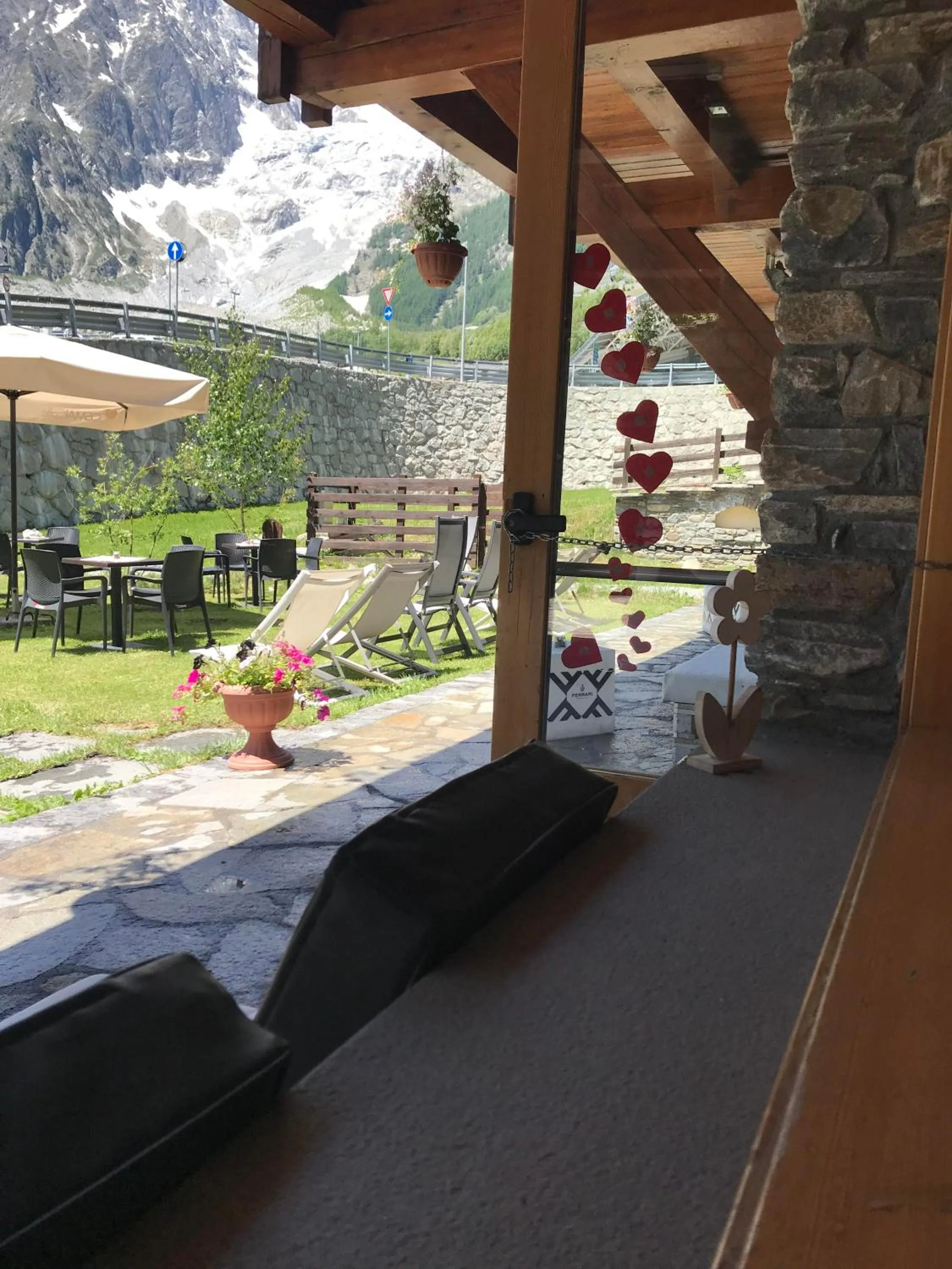 Garden in Shatush Hotel