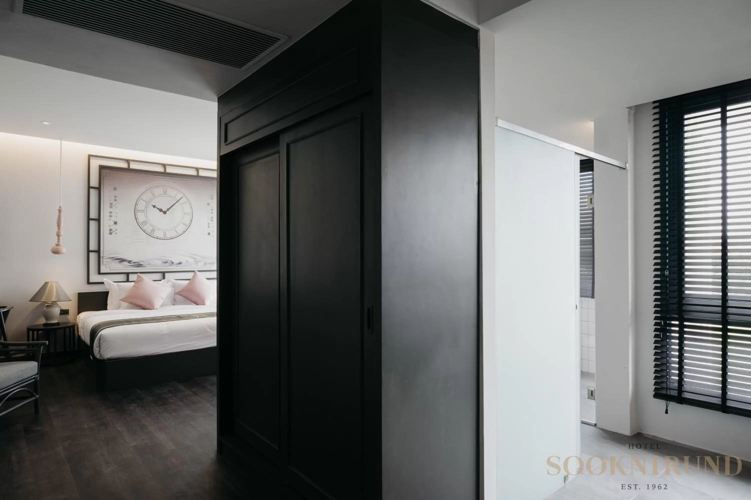 Bathroom, Bed in SOOKNIRUND HOTEL