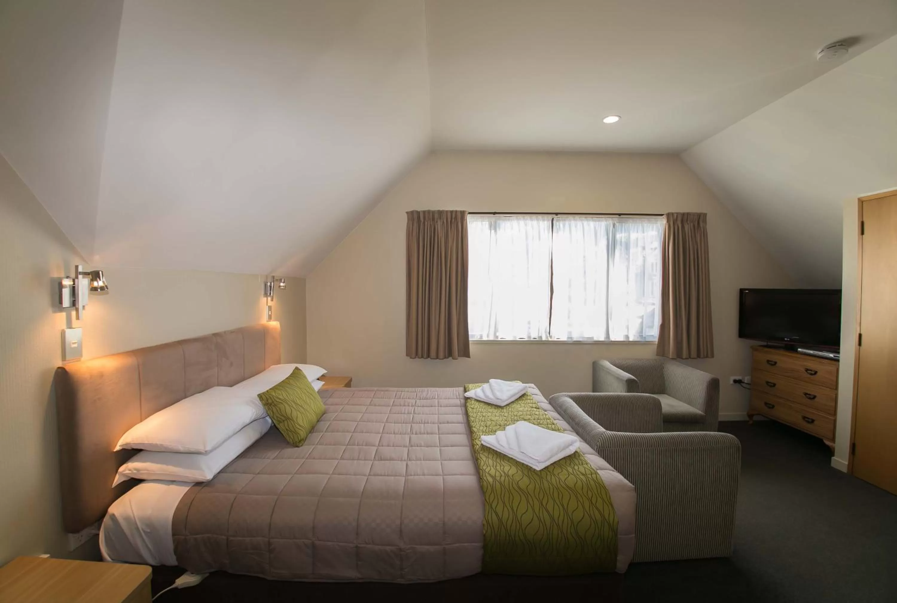 Studio - First Floor in Allan Court Motel