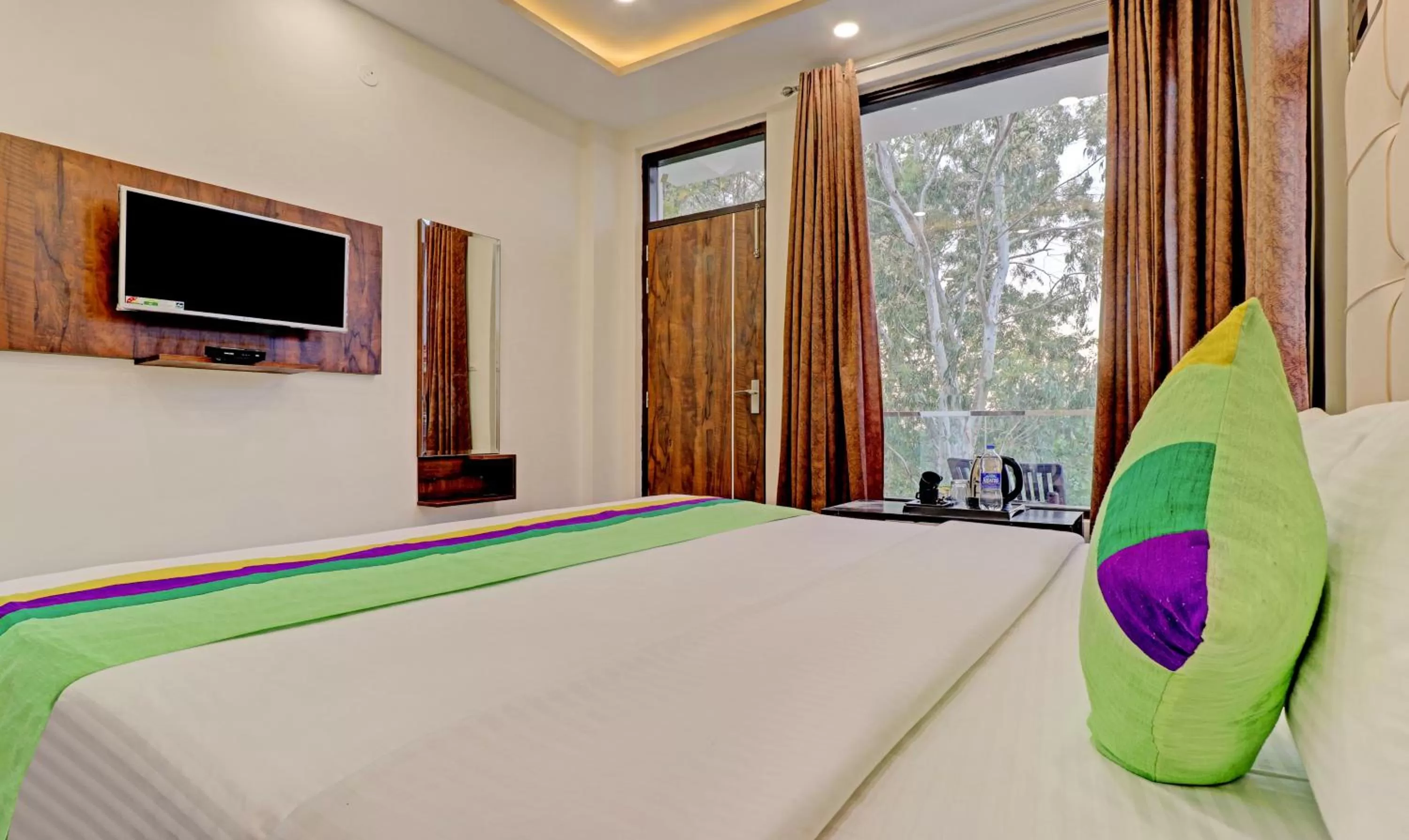 Bedroom, Bed in Treebo Ortus Residency