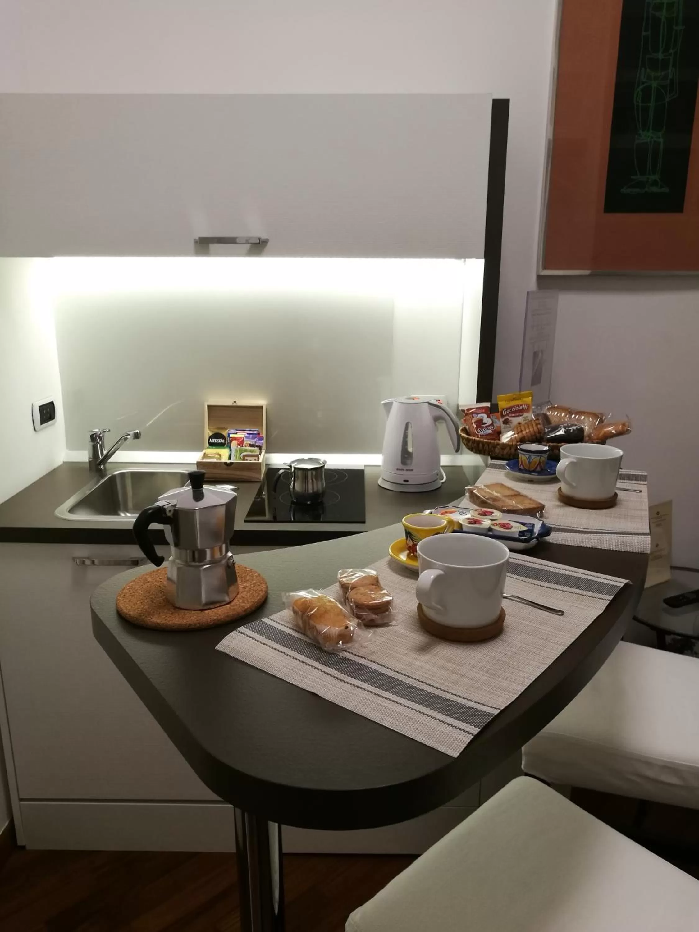 Breakfast in Luca Giordano 142 B&B