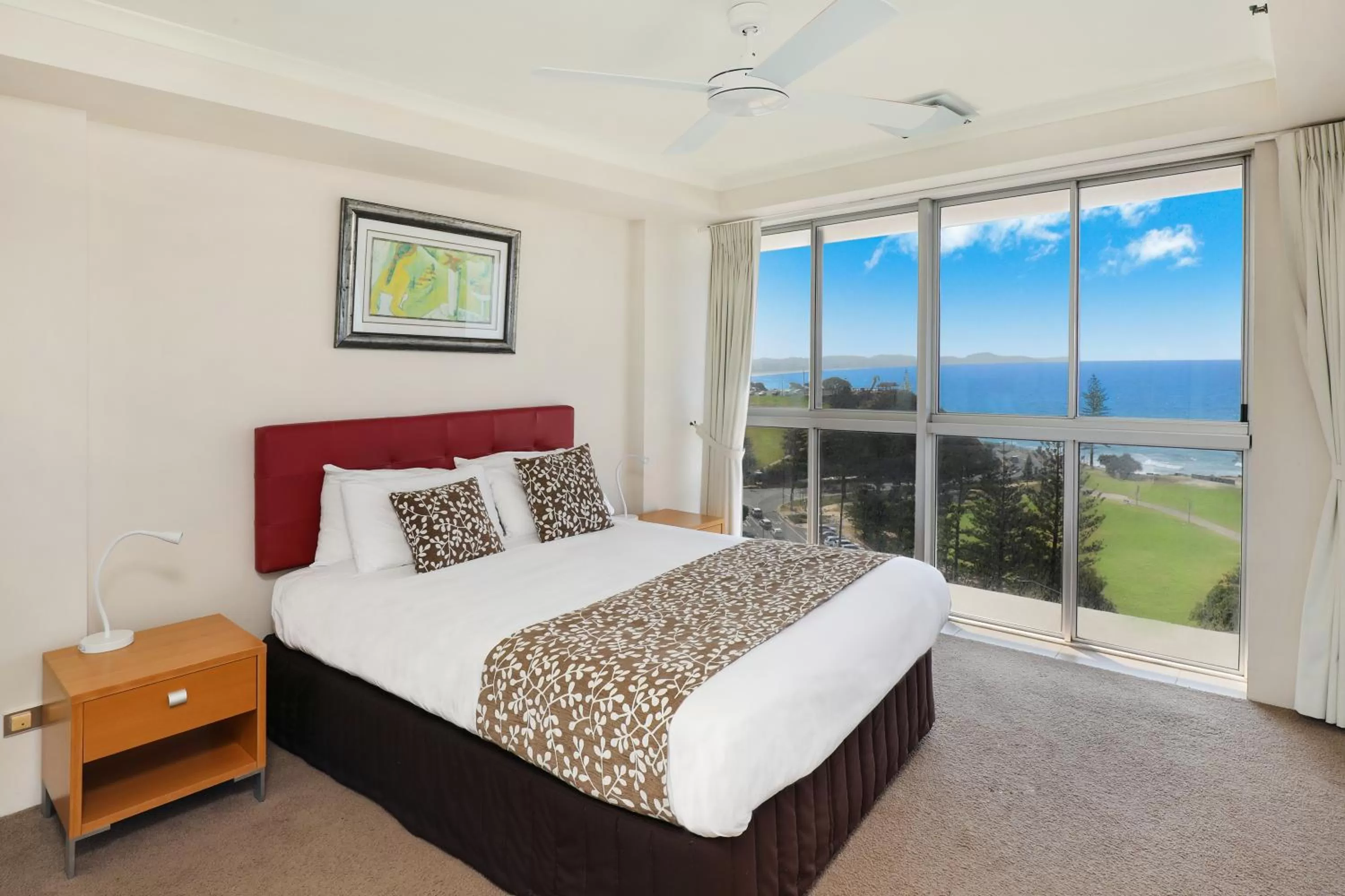 Bedroom, Bed in ULTIQA Points North