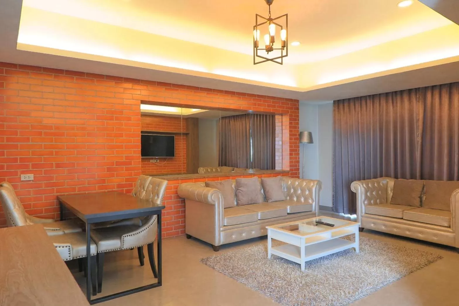 Lounge or bar in V20 Boutique Jacuzzi Hotel