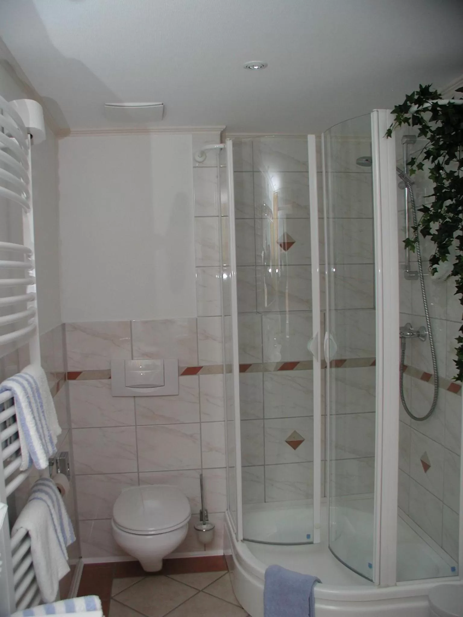 Shower in Stössels Hotel