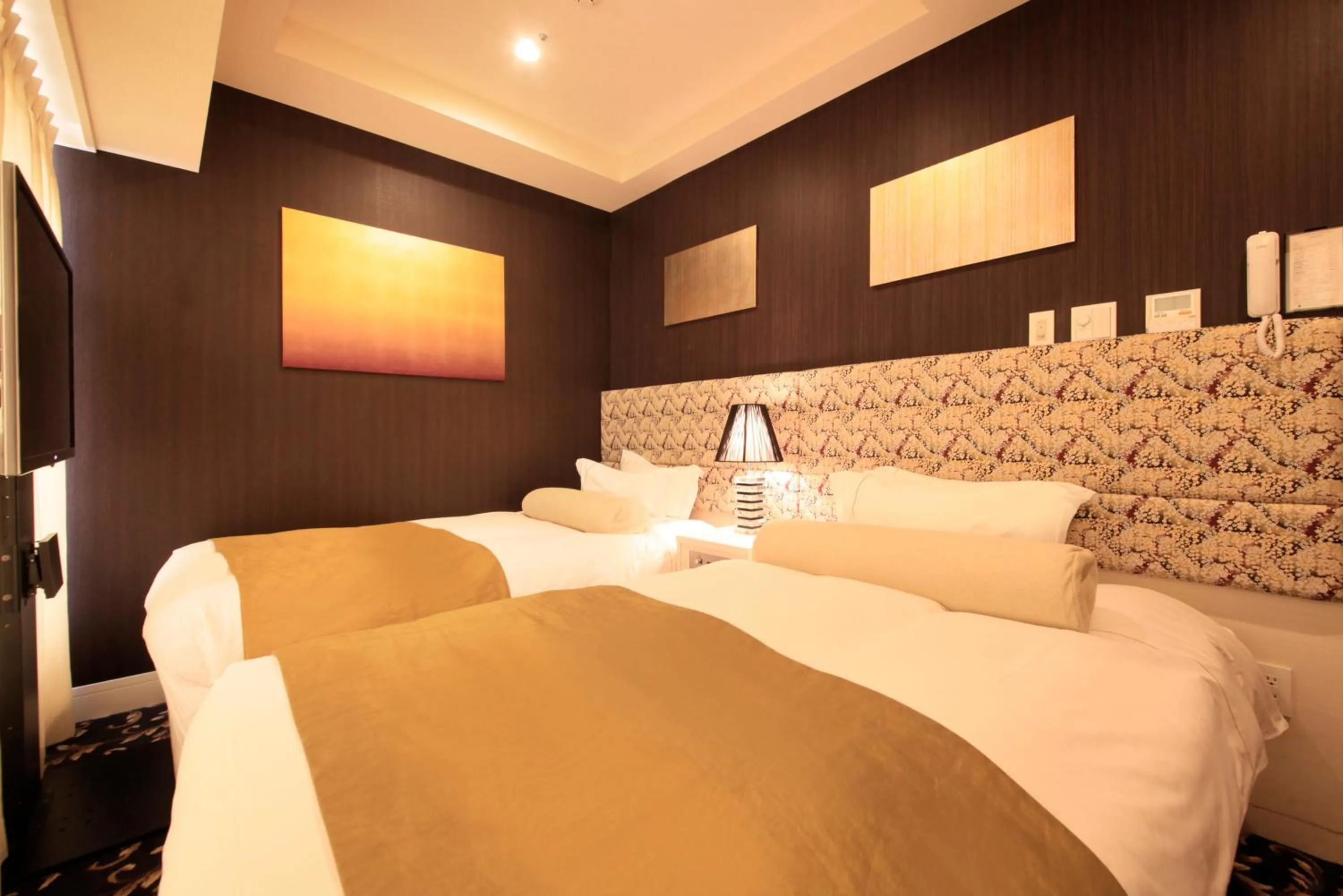 Photo of the whole room, Bed in Centurion Hotel Grand Akasakamitsuke Station