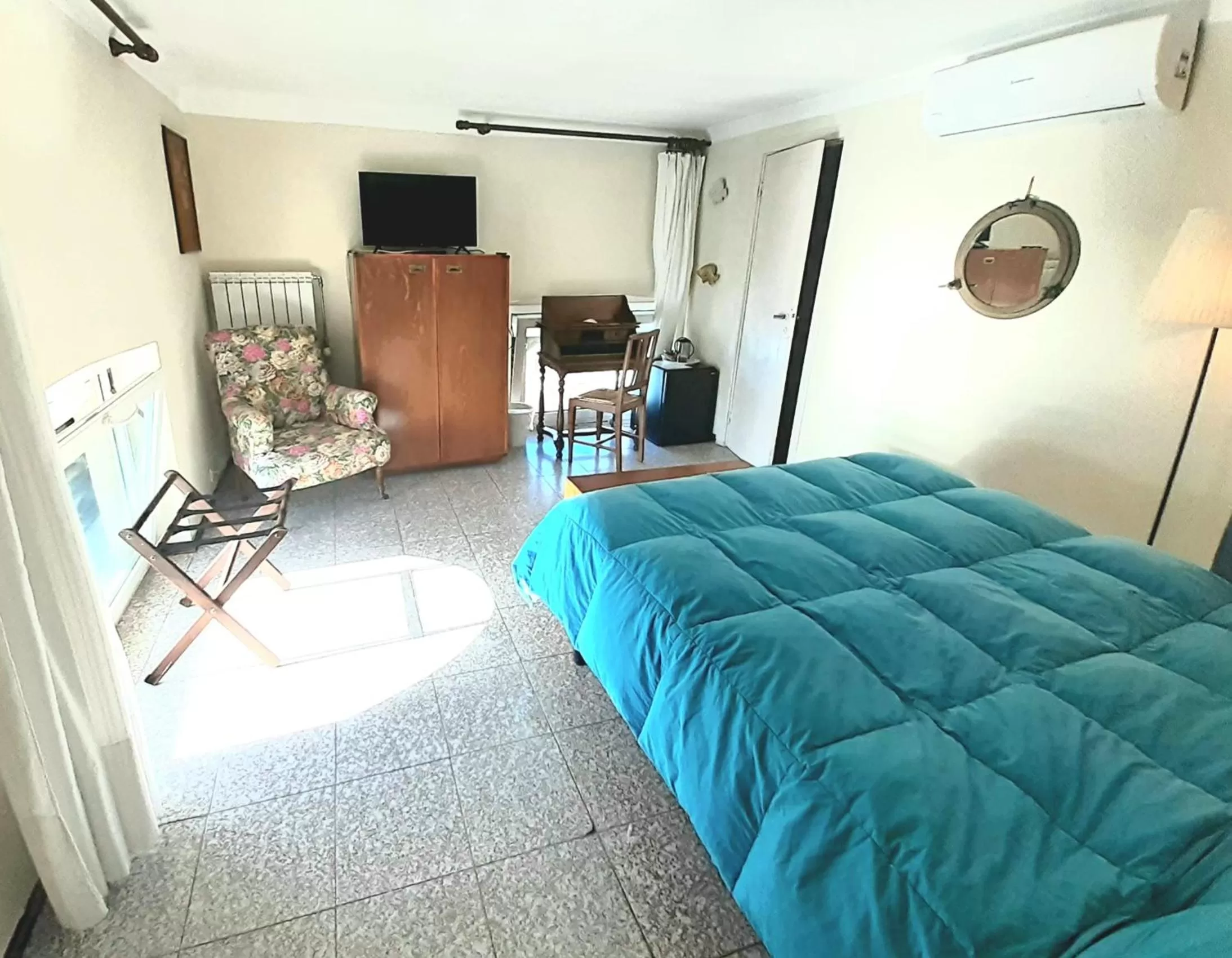 Photo of the whole room, Bed in Hotel Castello Miramare