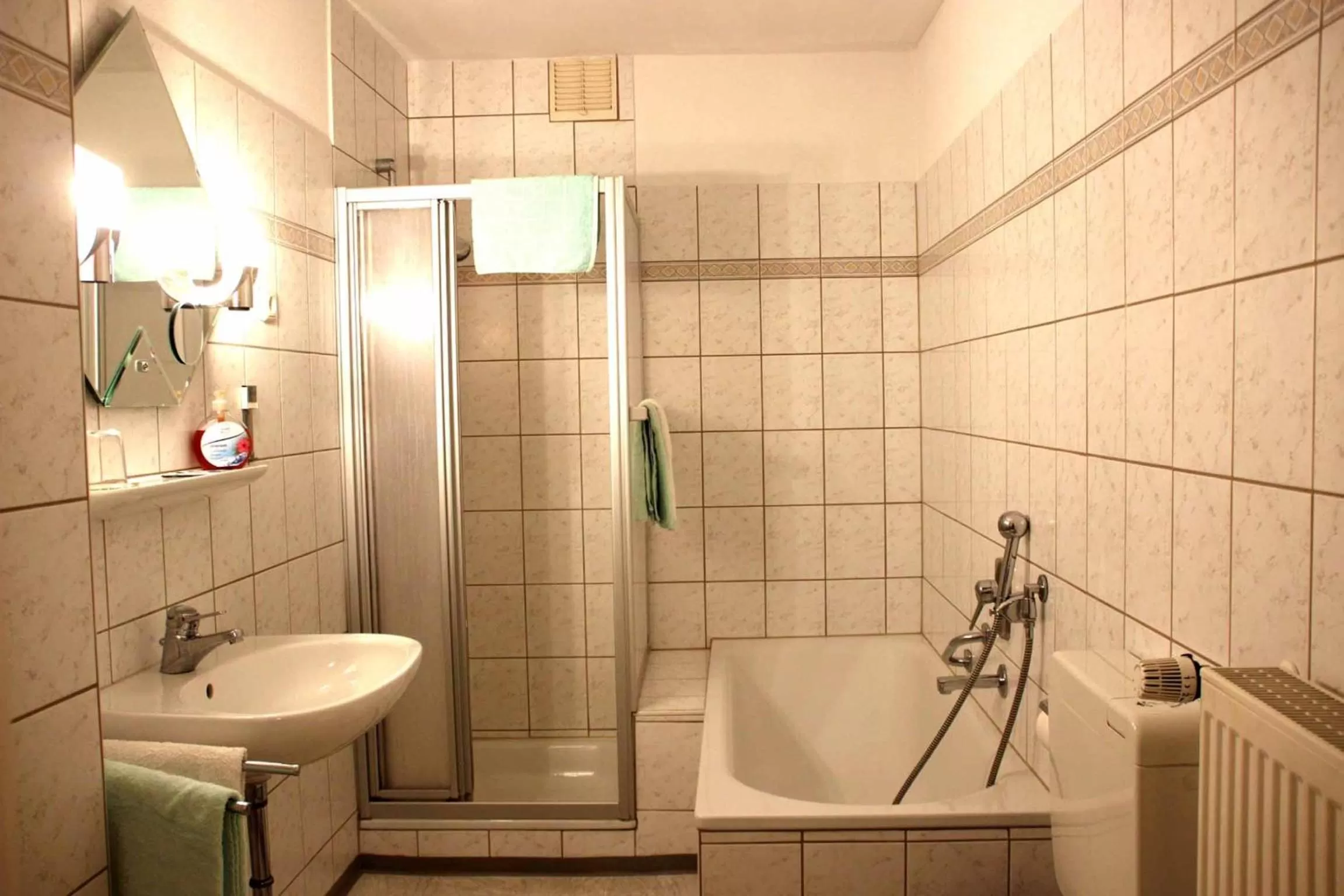 Bathroom in Hotel Gasthof Zum weissen Lamm