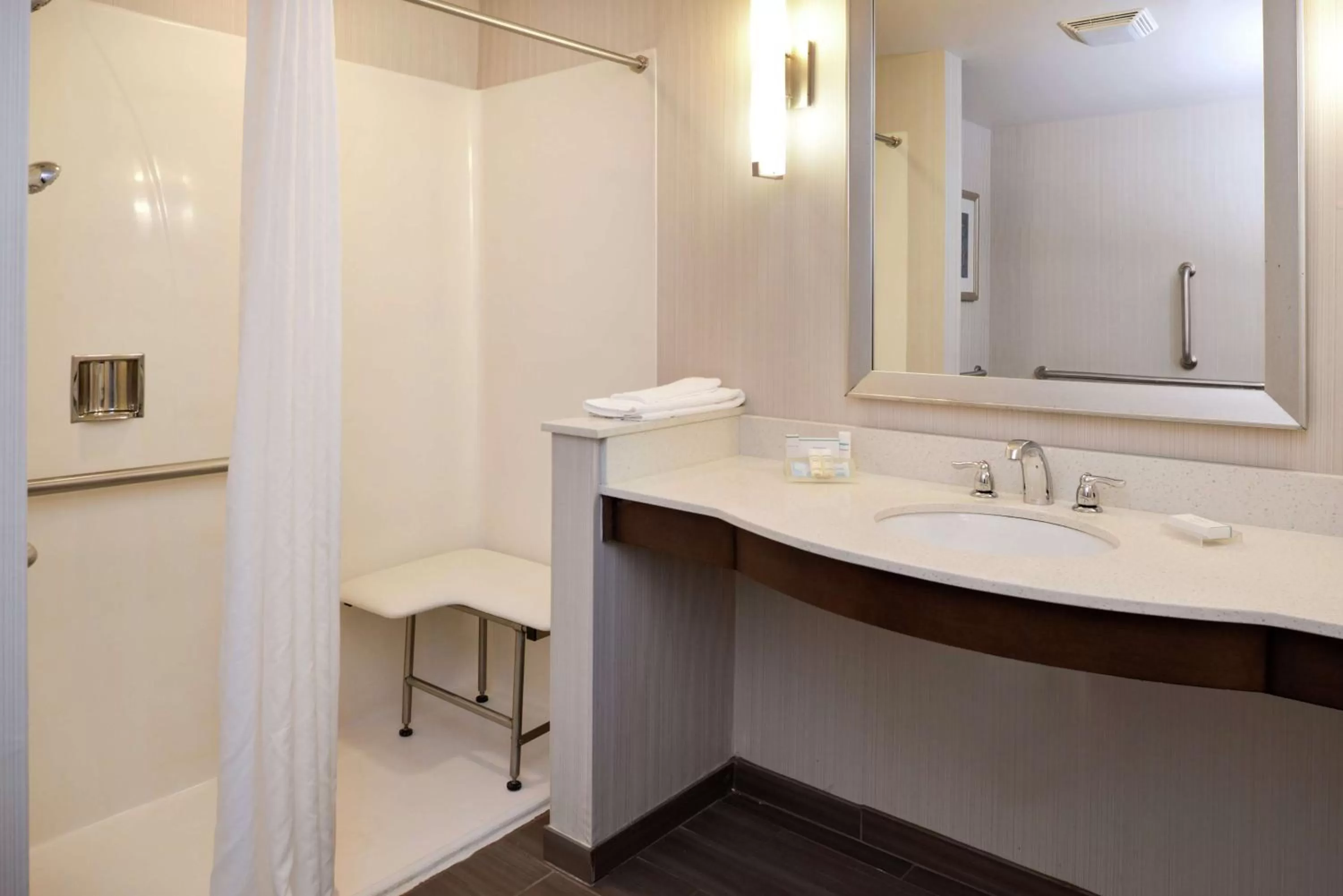 Bathroom in Hilton Garden Inn Bristol