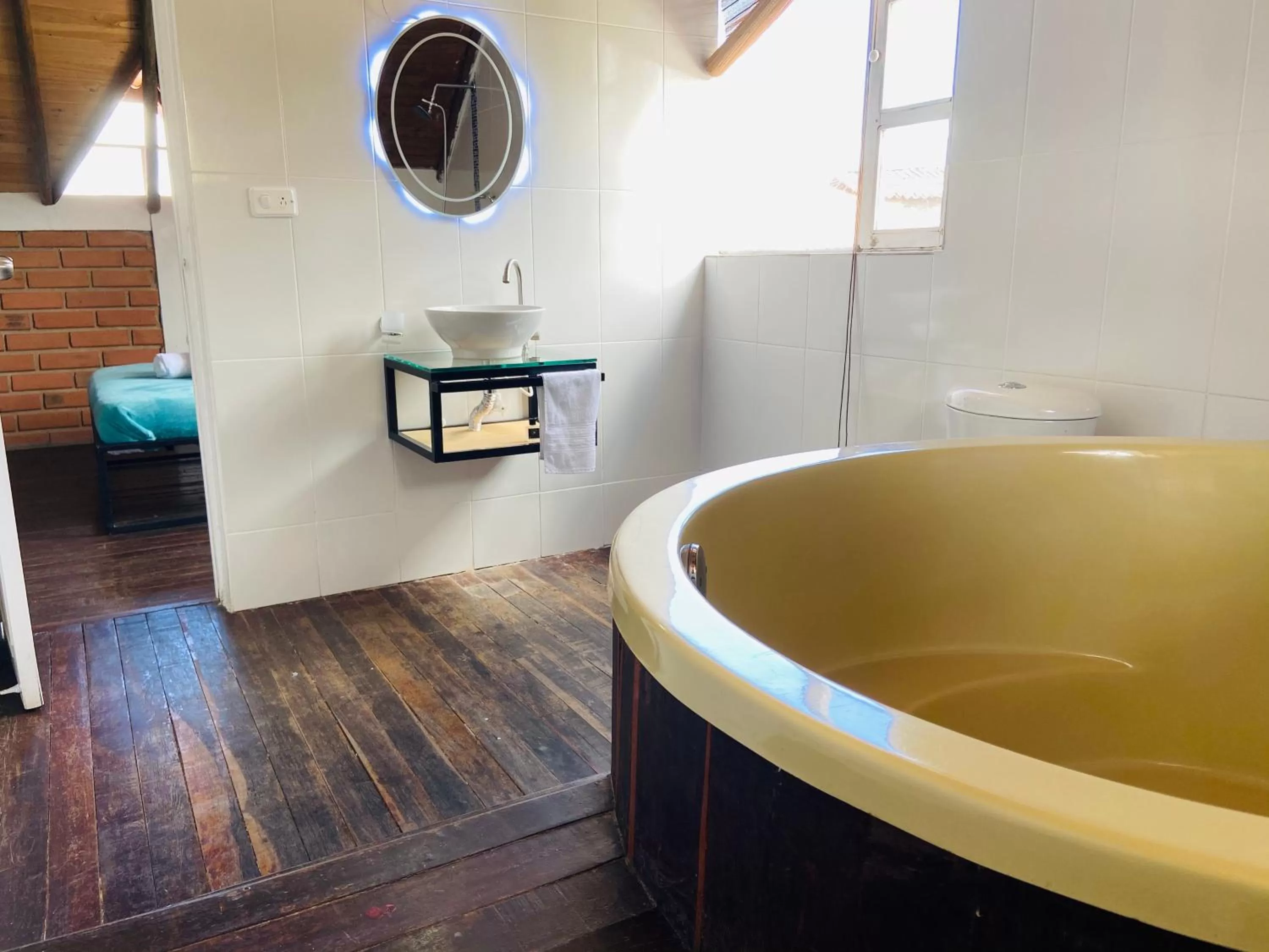 Deluxe Double Room with Bath in La Madriguera