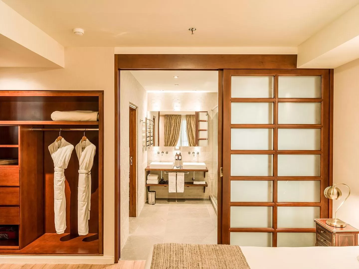 Bathroom, Bed in Melia Recoleta Plaza Hotel
