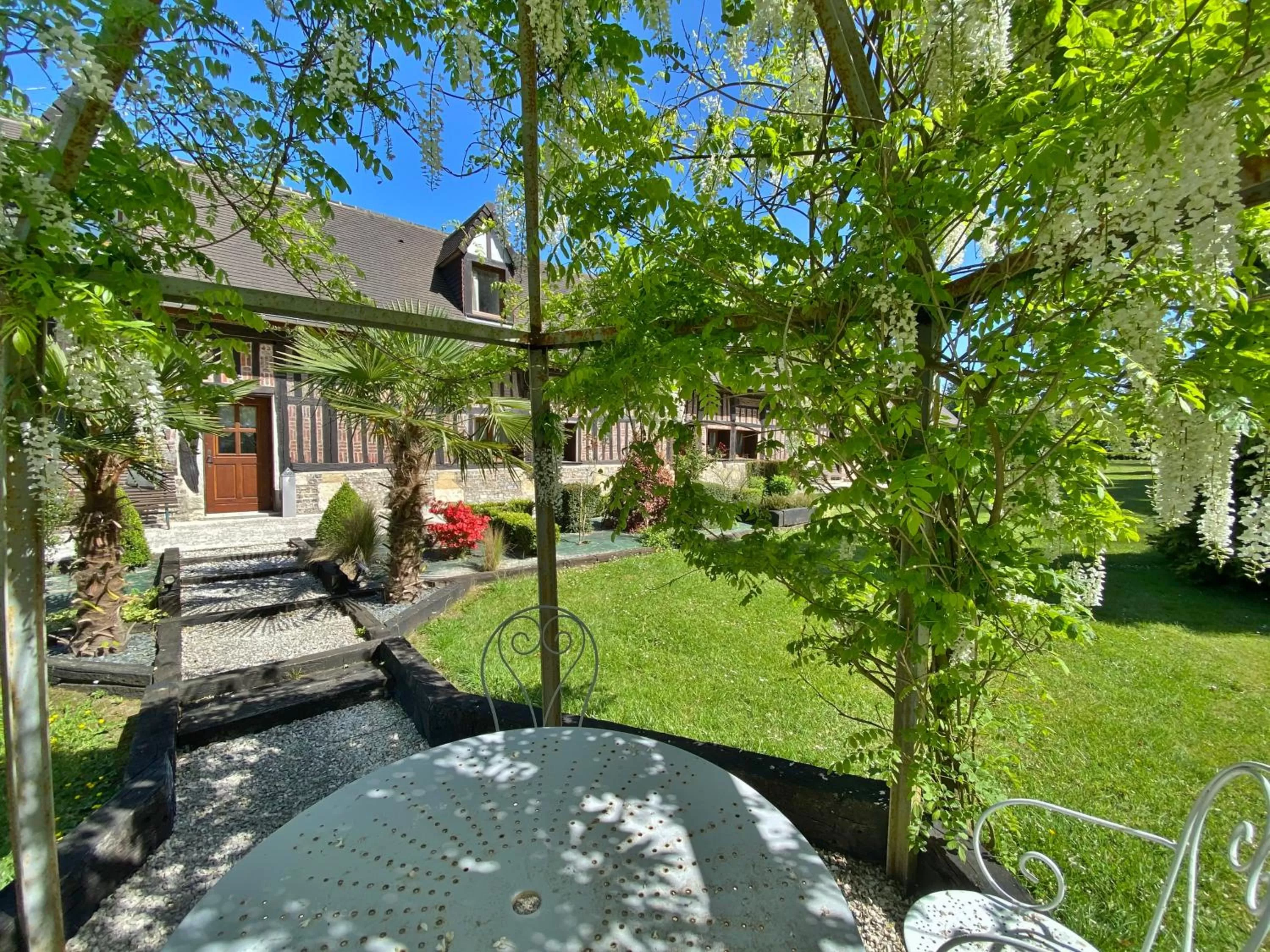 Patio in chambres et gites d'étretat