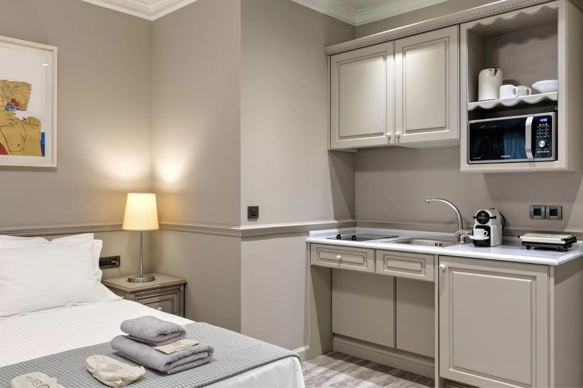 Coffee/tea facilities, Bed in Estia Boutique Apartments