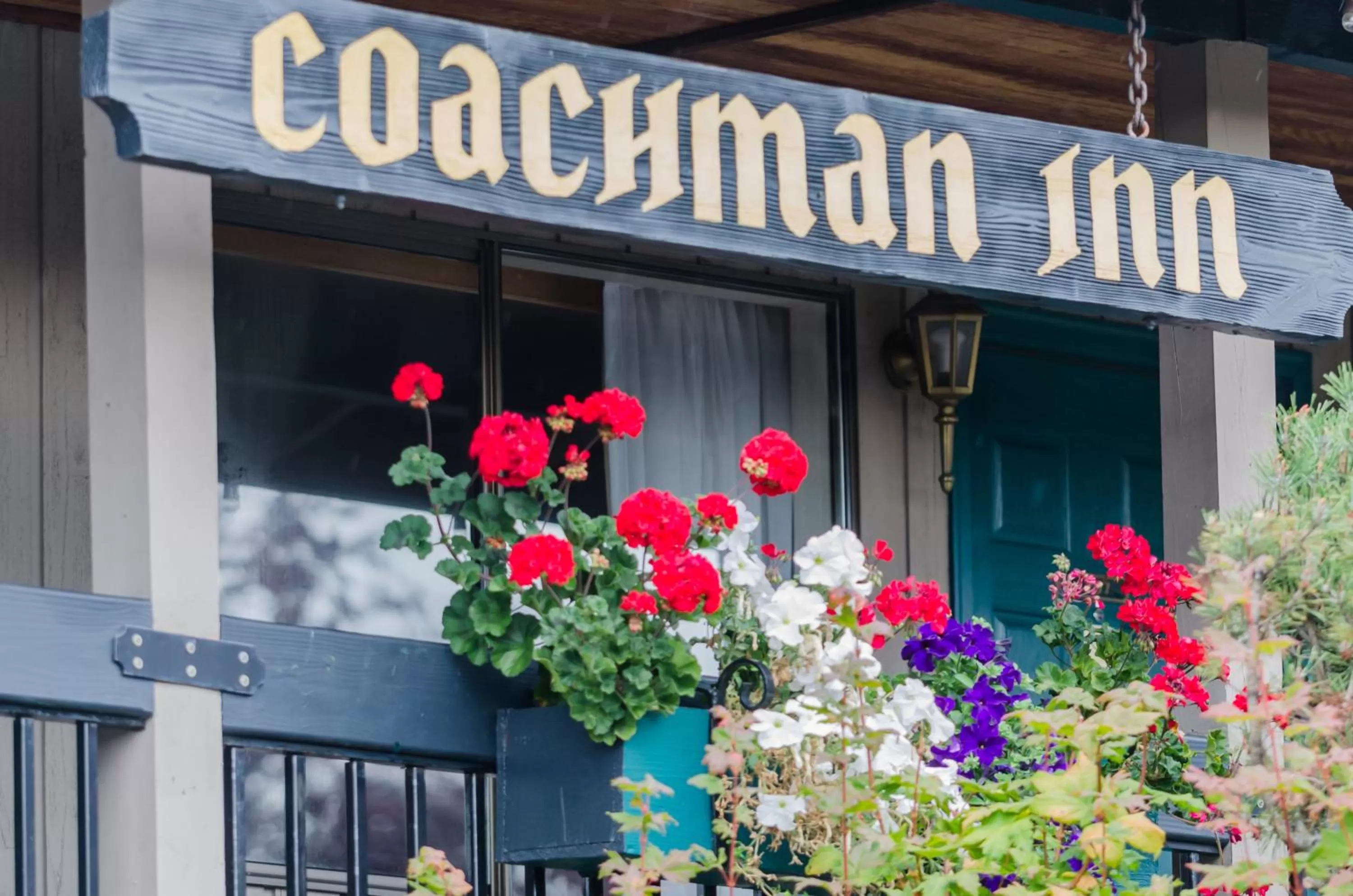 Facade/entrance in Coachman Inn Oak Harbor