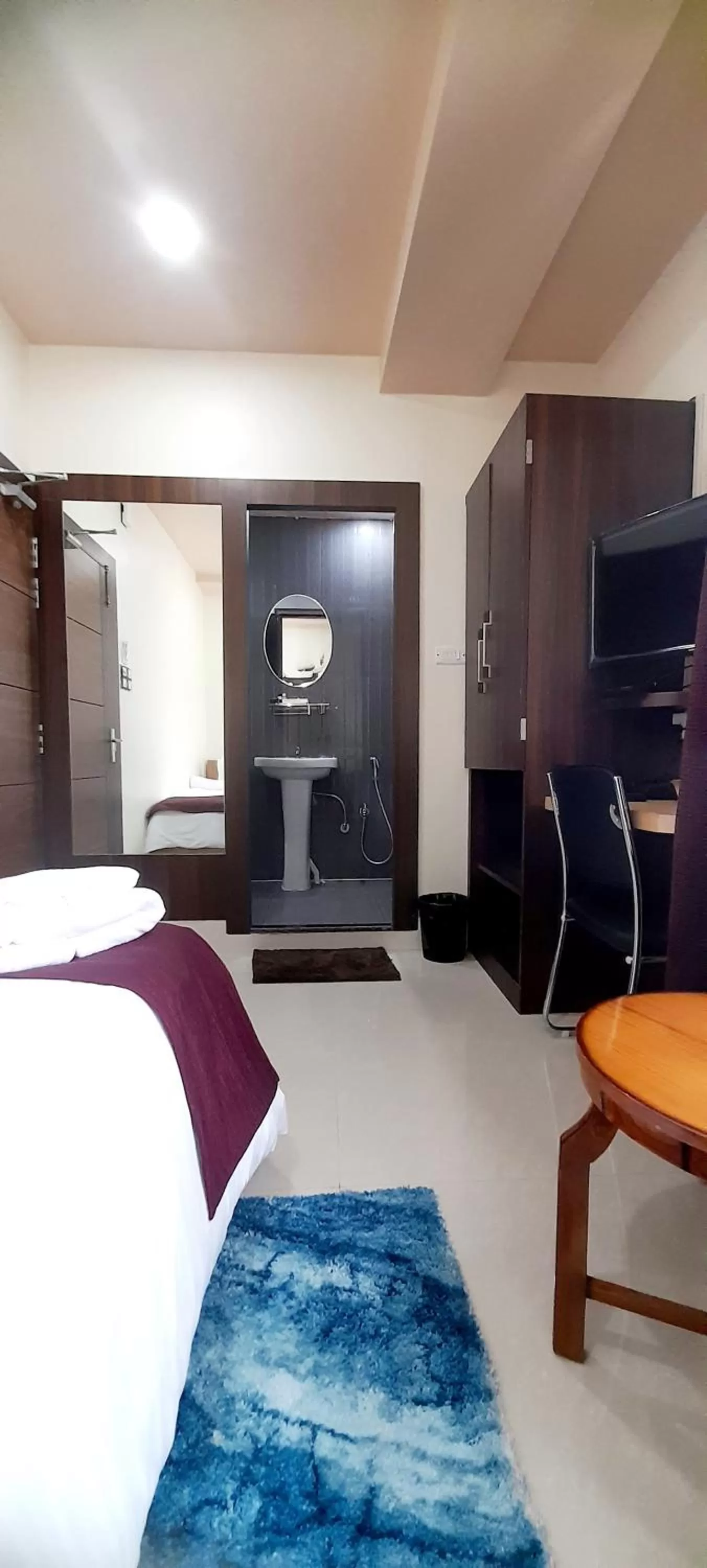 Bed in Bharalu Residency