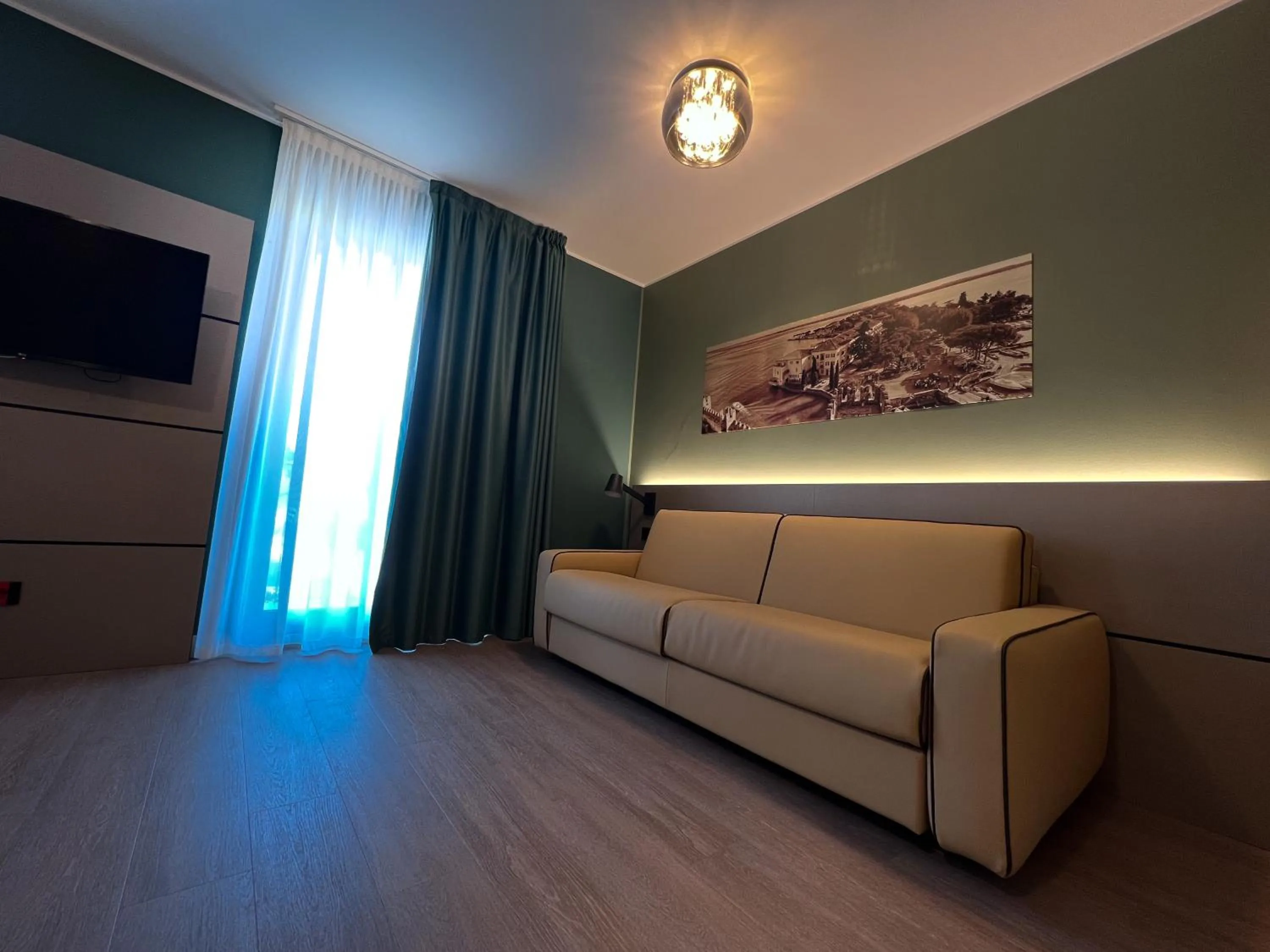 TV and multimedia in Hotel Puccini