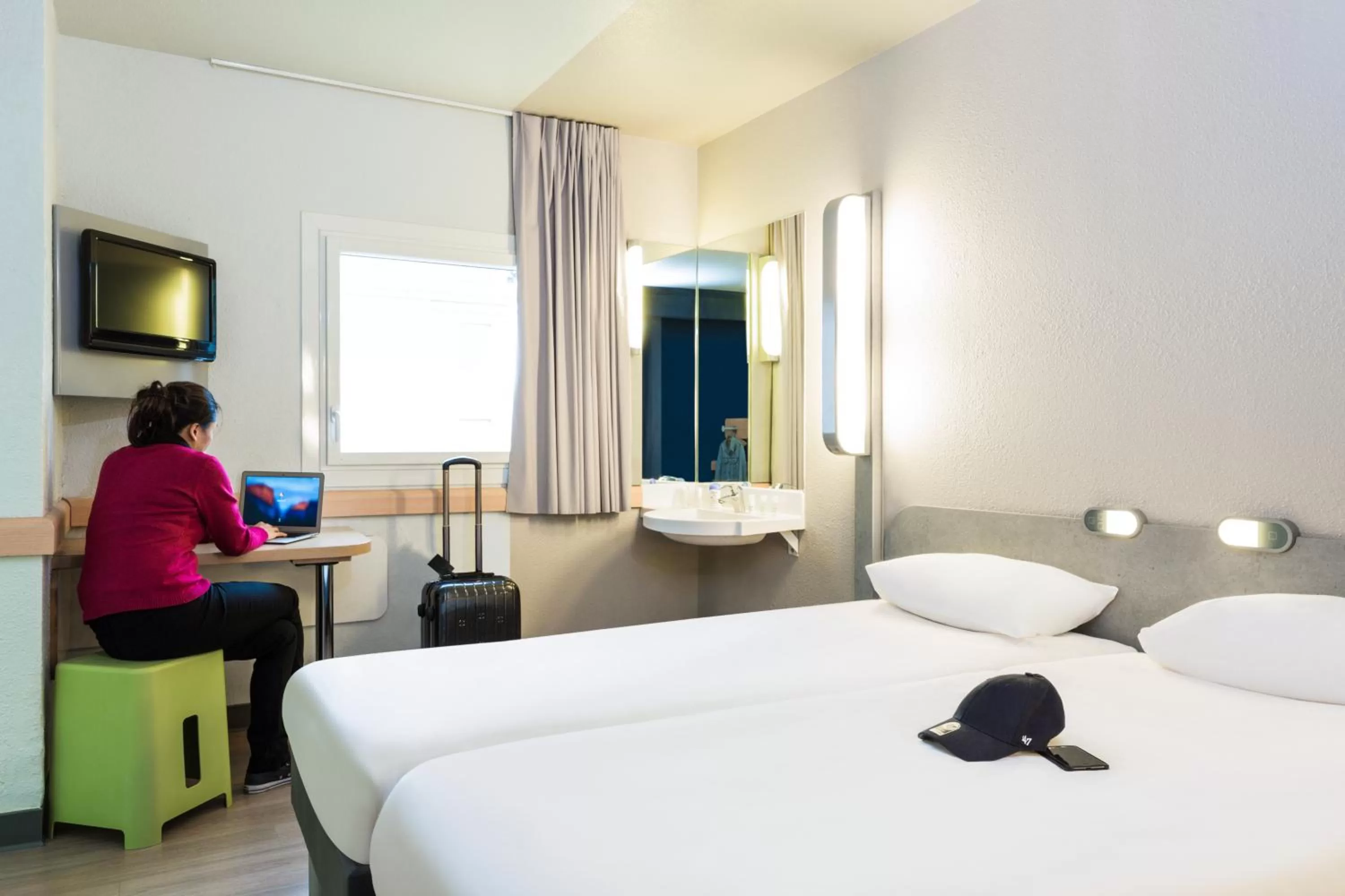 Bed in ibis budget Paris Porte De Montmartre