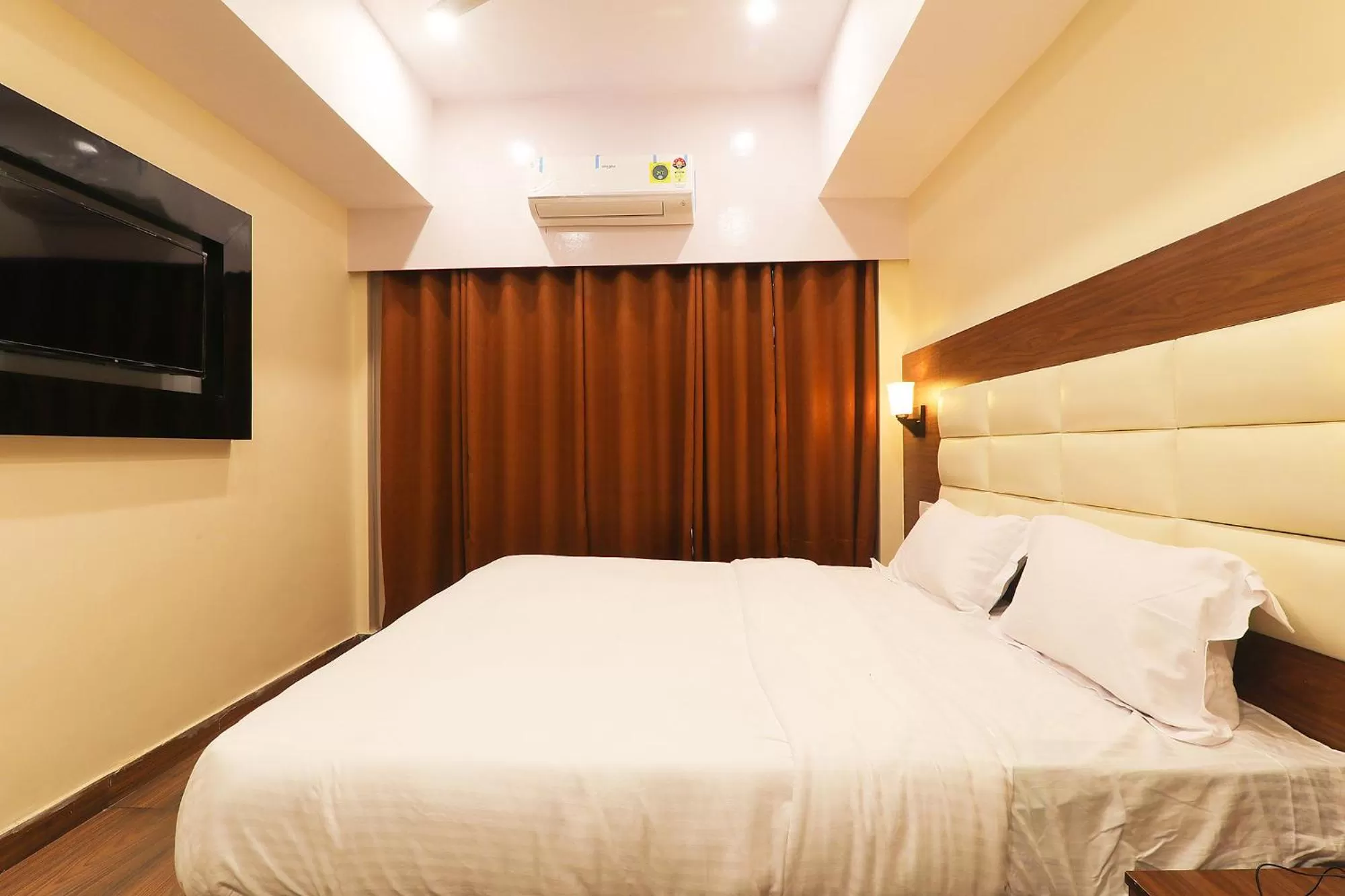 Bed in FabHotel Blueark