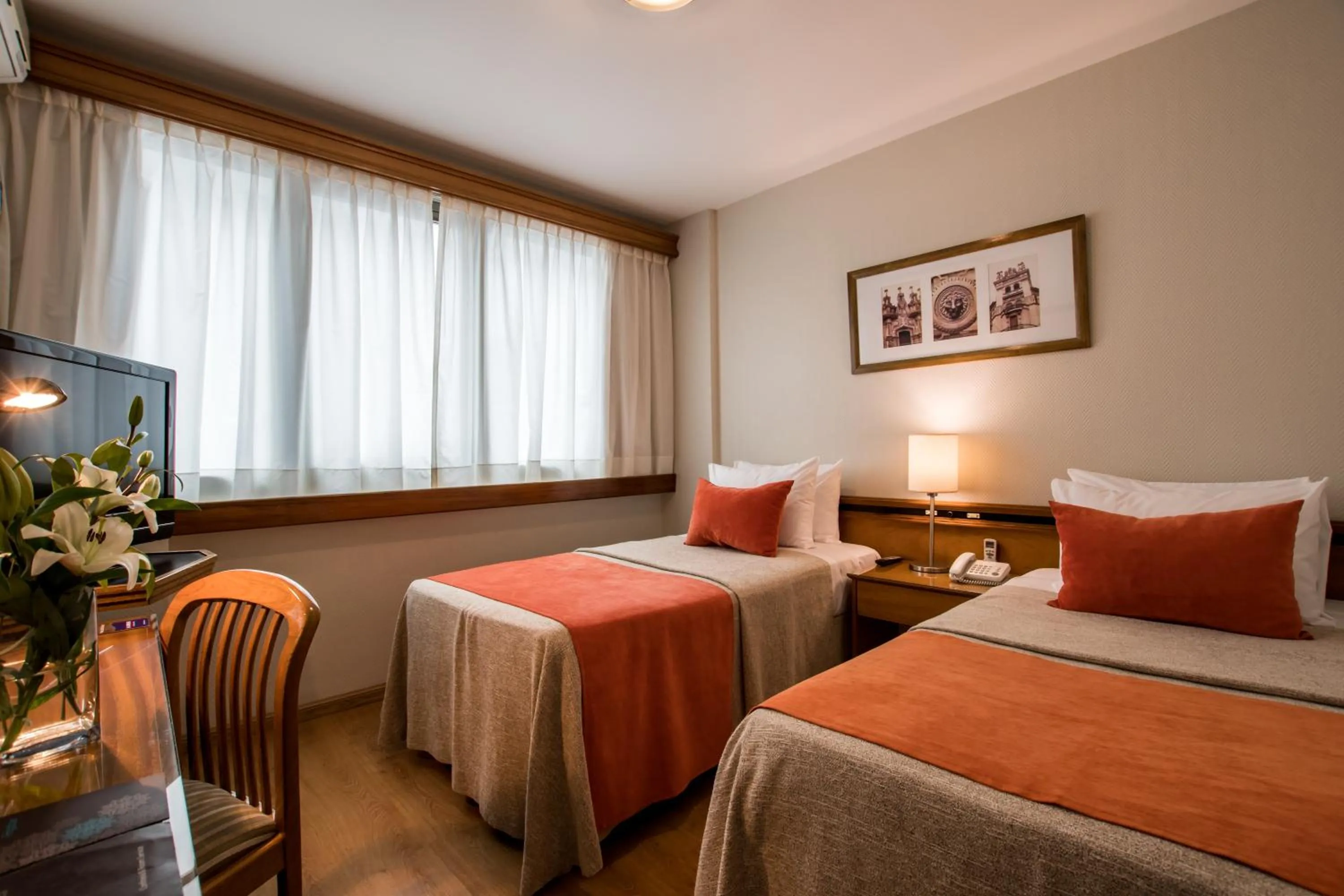 Bed in Hotel Solans Carlton